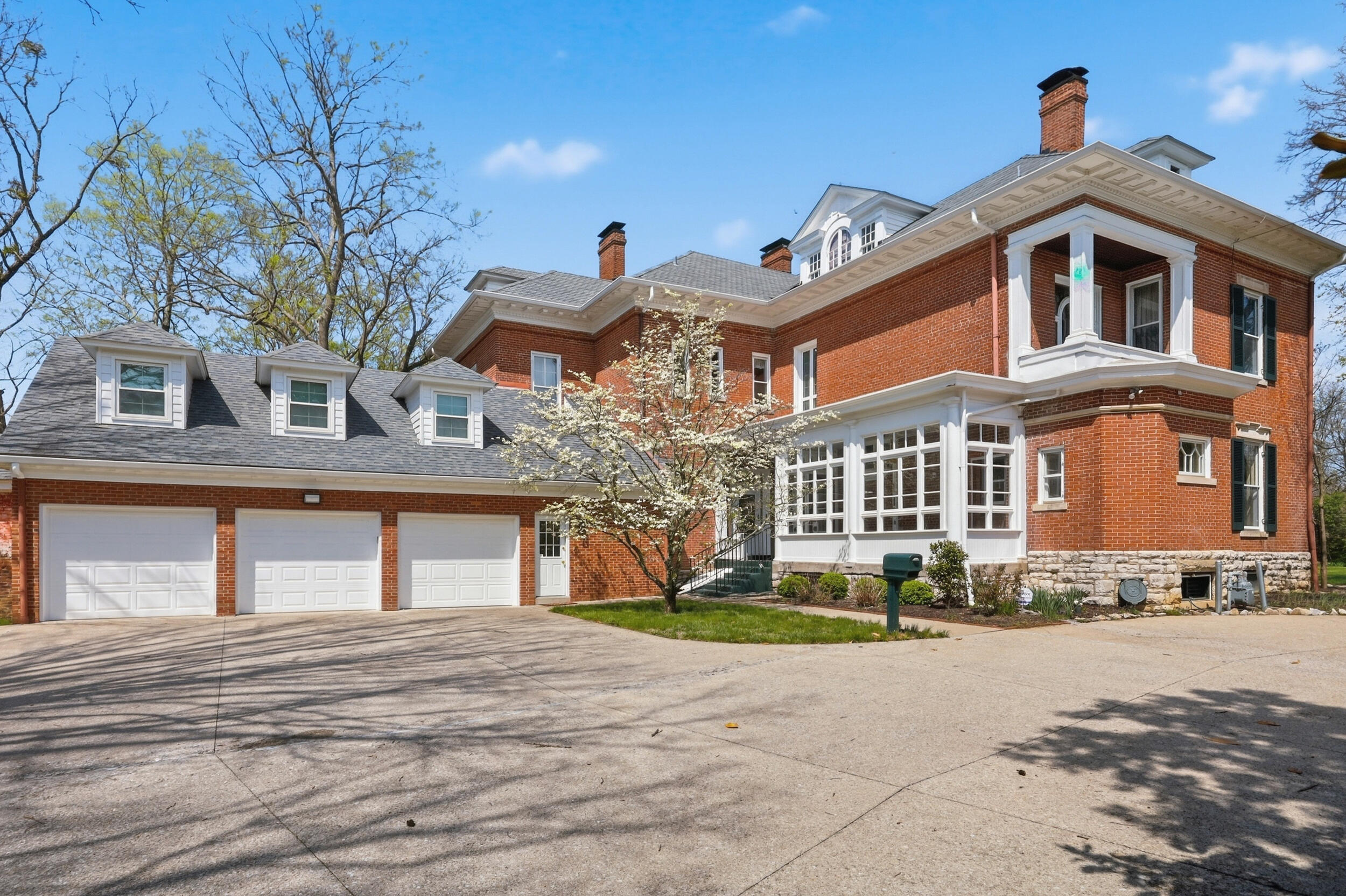 160 Elm Street Property Photo 65