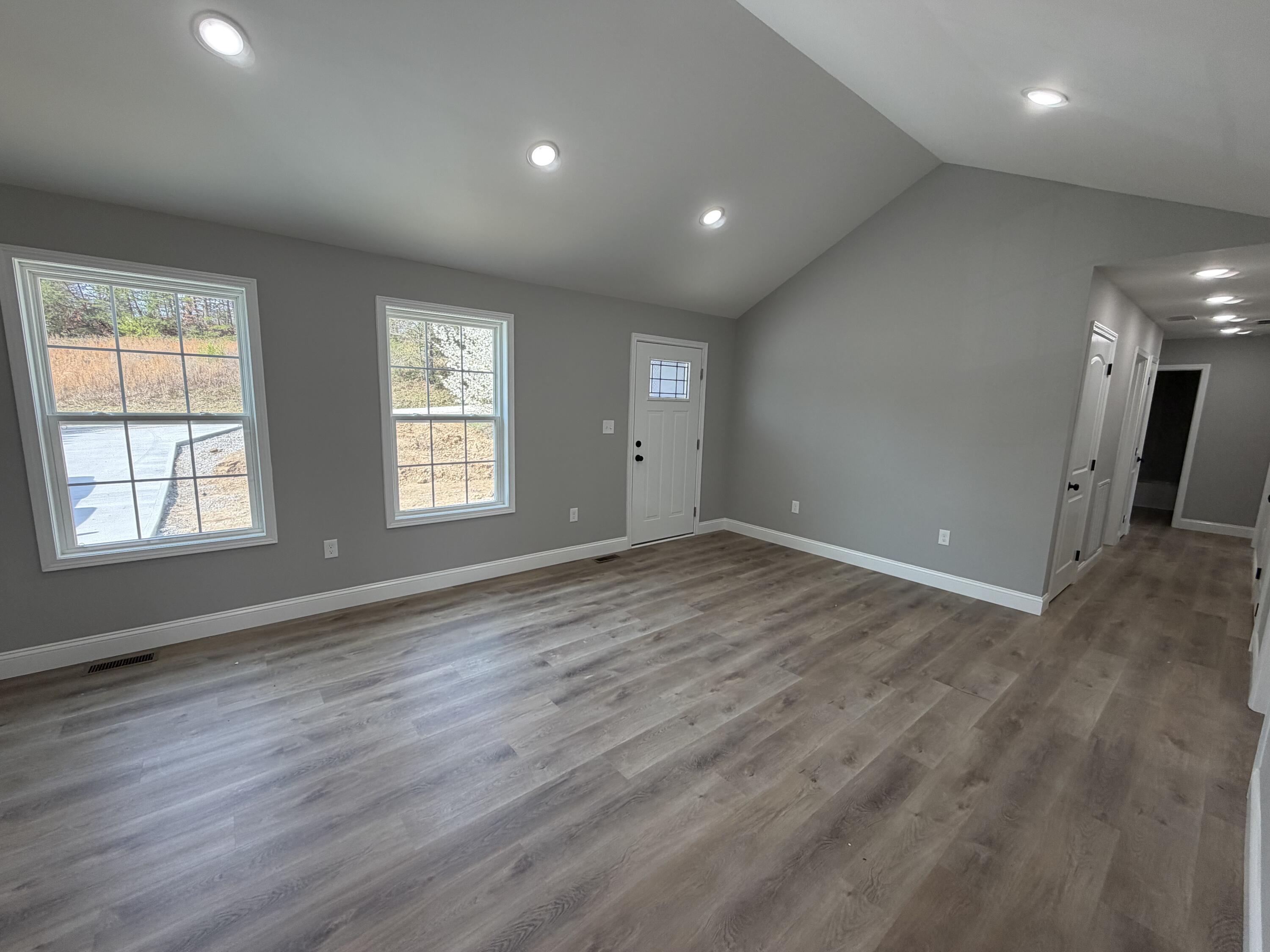 76 Autumn Drive Property Photo 5