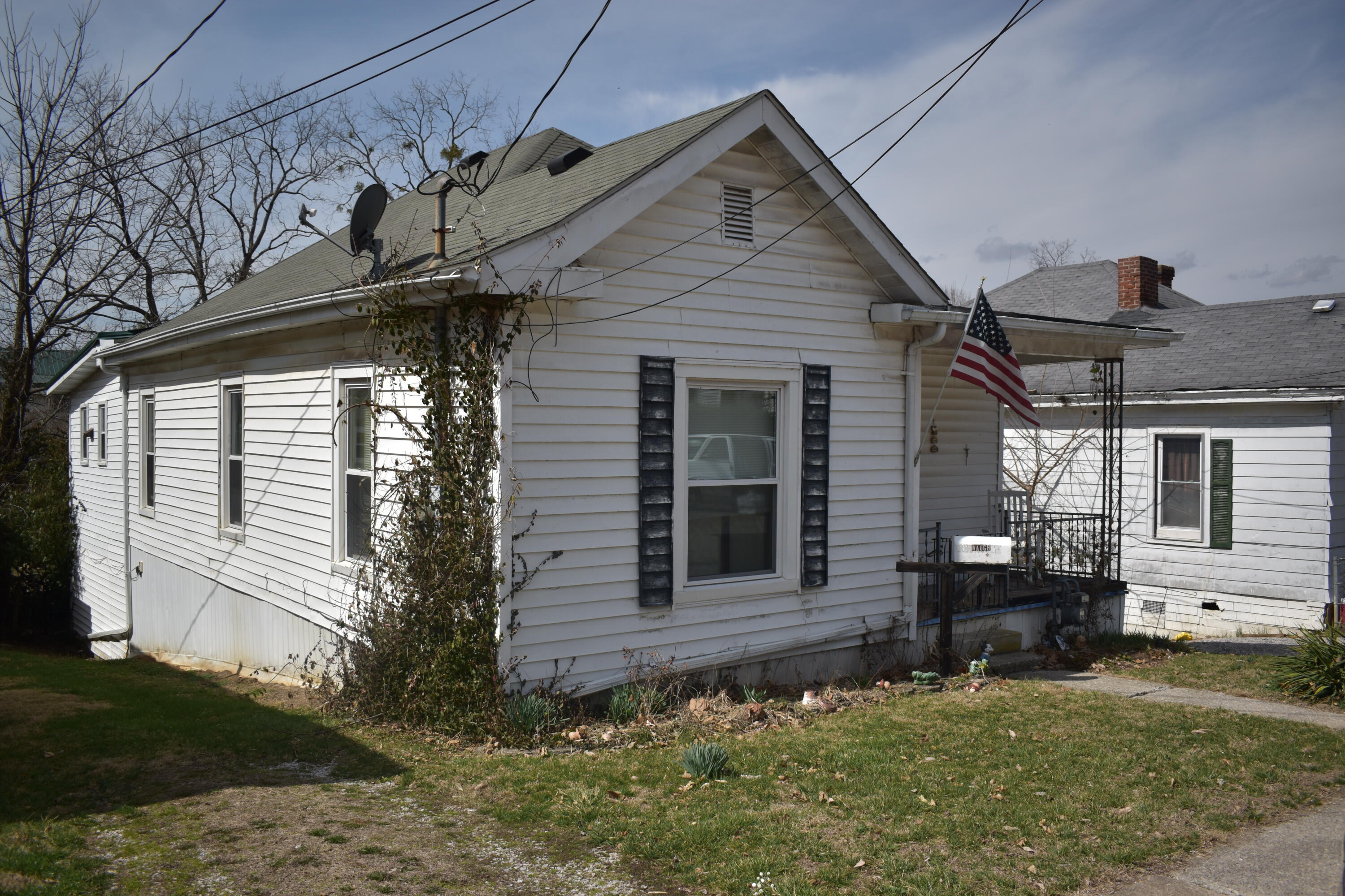 253 Parrish Avenue Property Photo 2