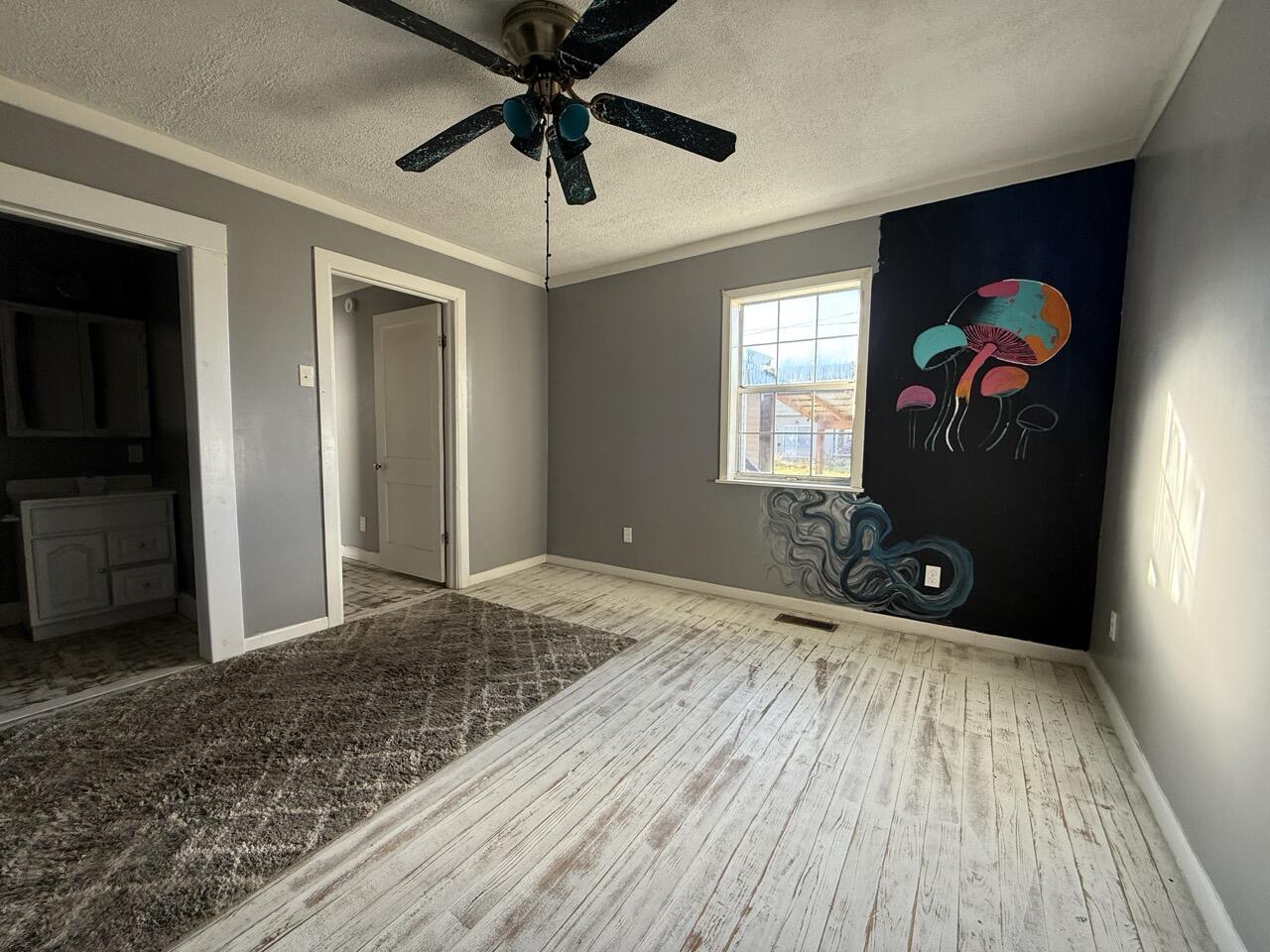 816 W Chester Avenue Property Photo 25