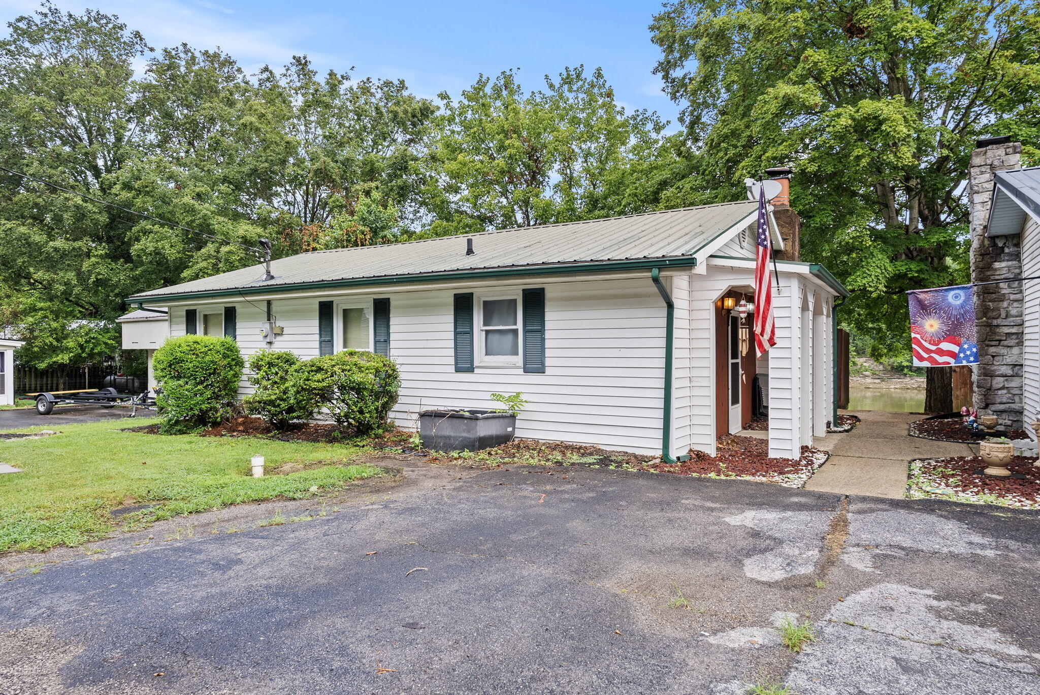 722 Bryant's Camp Road Property Photo 1