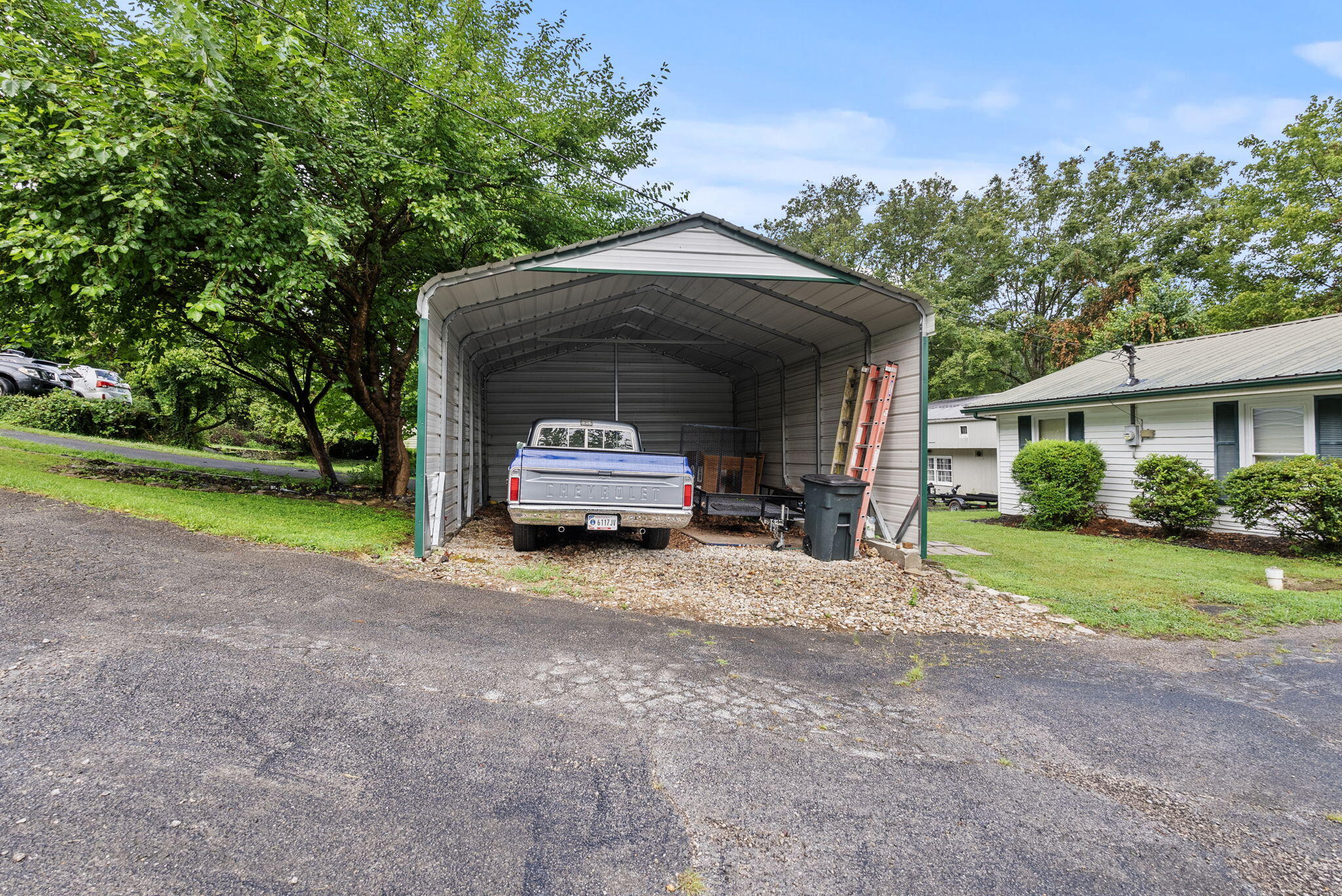 722 Bryant's Camp Road Property Photo 3