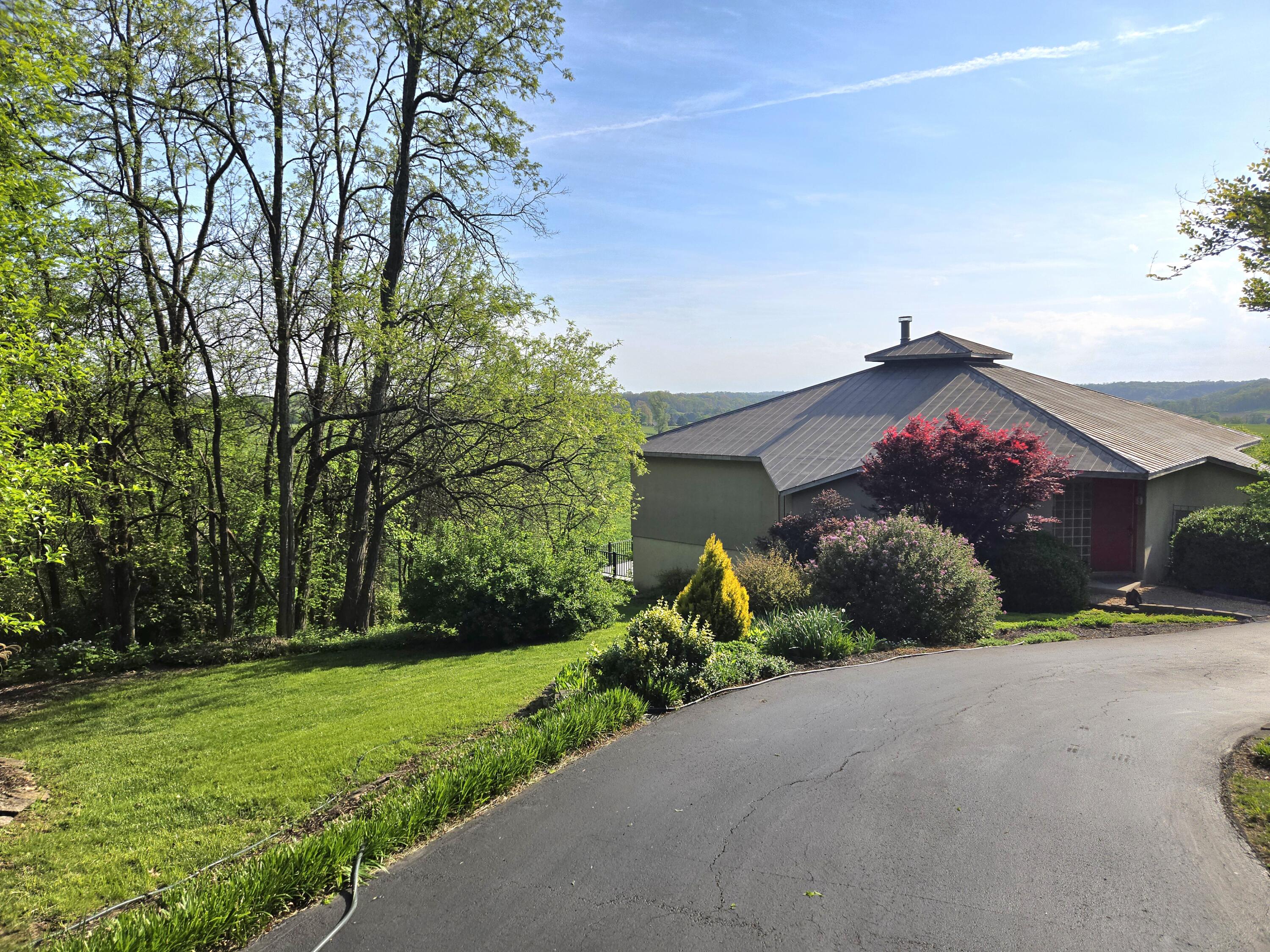 1028 Pin Oak Drive Property Photo 4