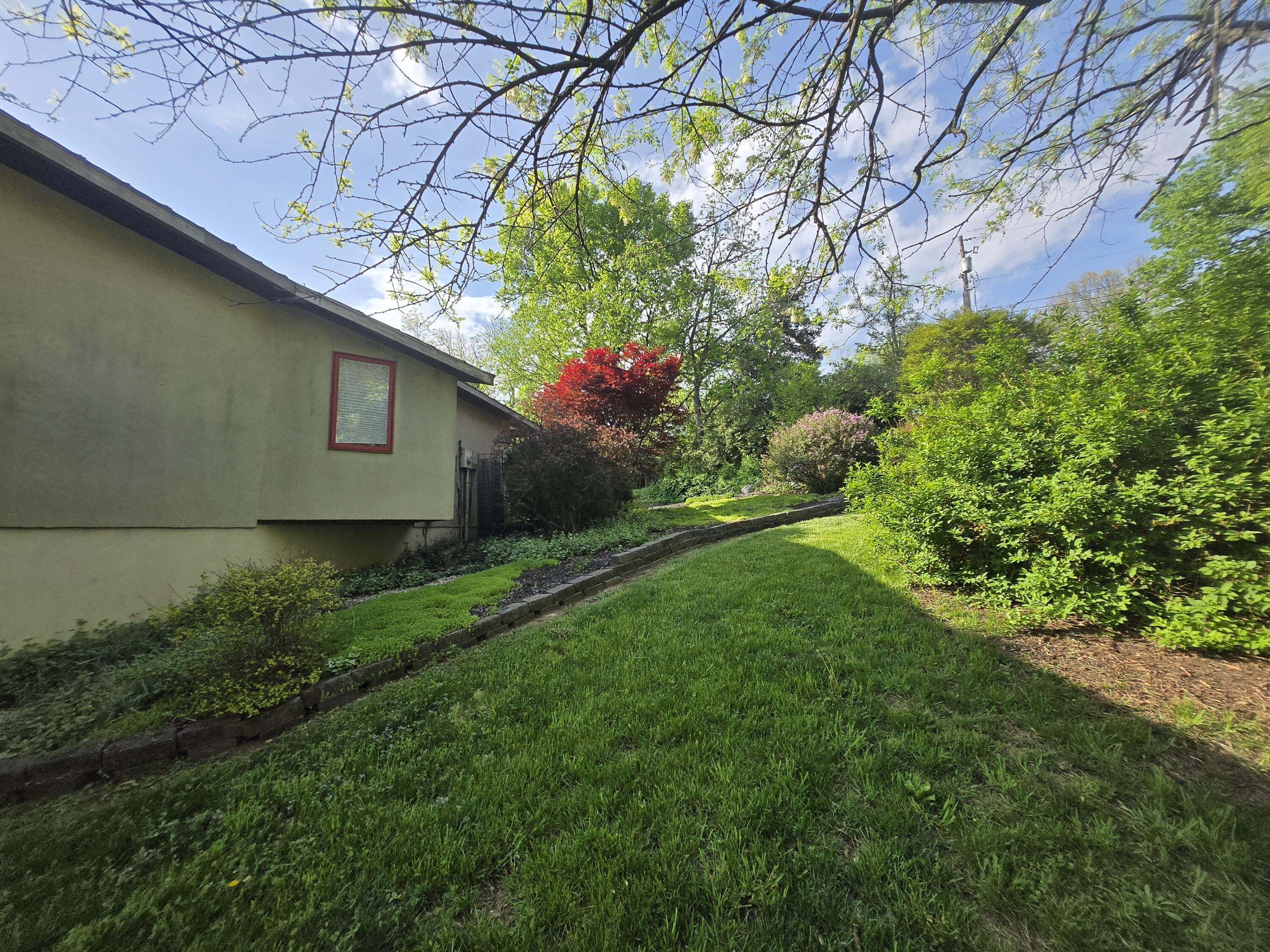 1028 Pin Oak Drive Property Photo 9
