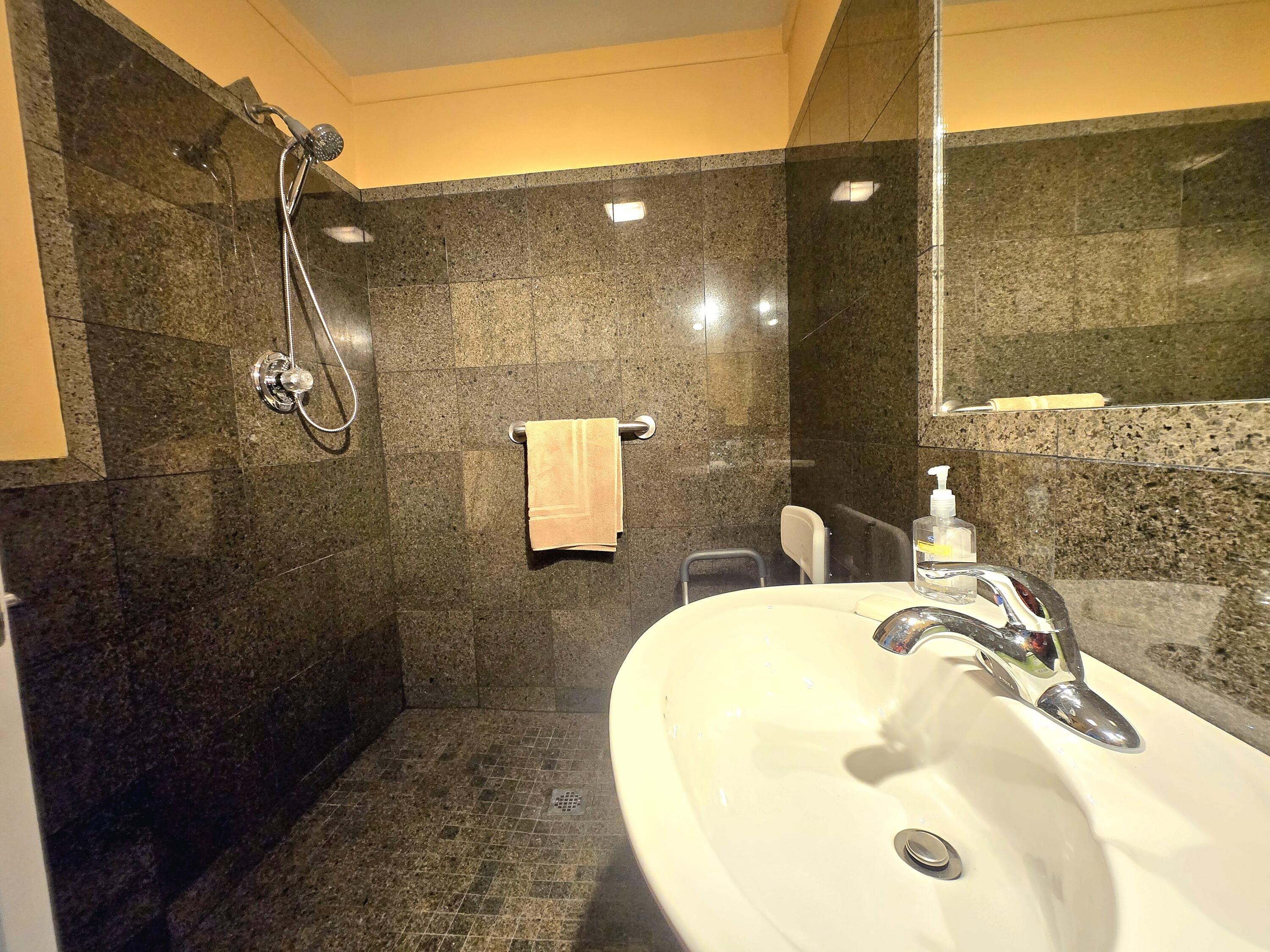 1028 Pin Oak Drive Property Photo 34