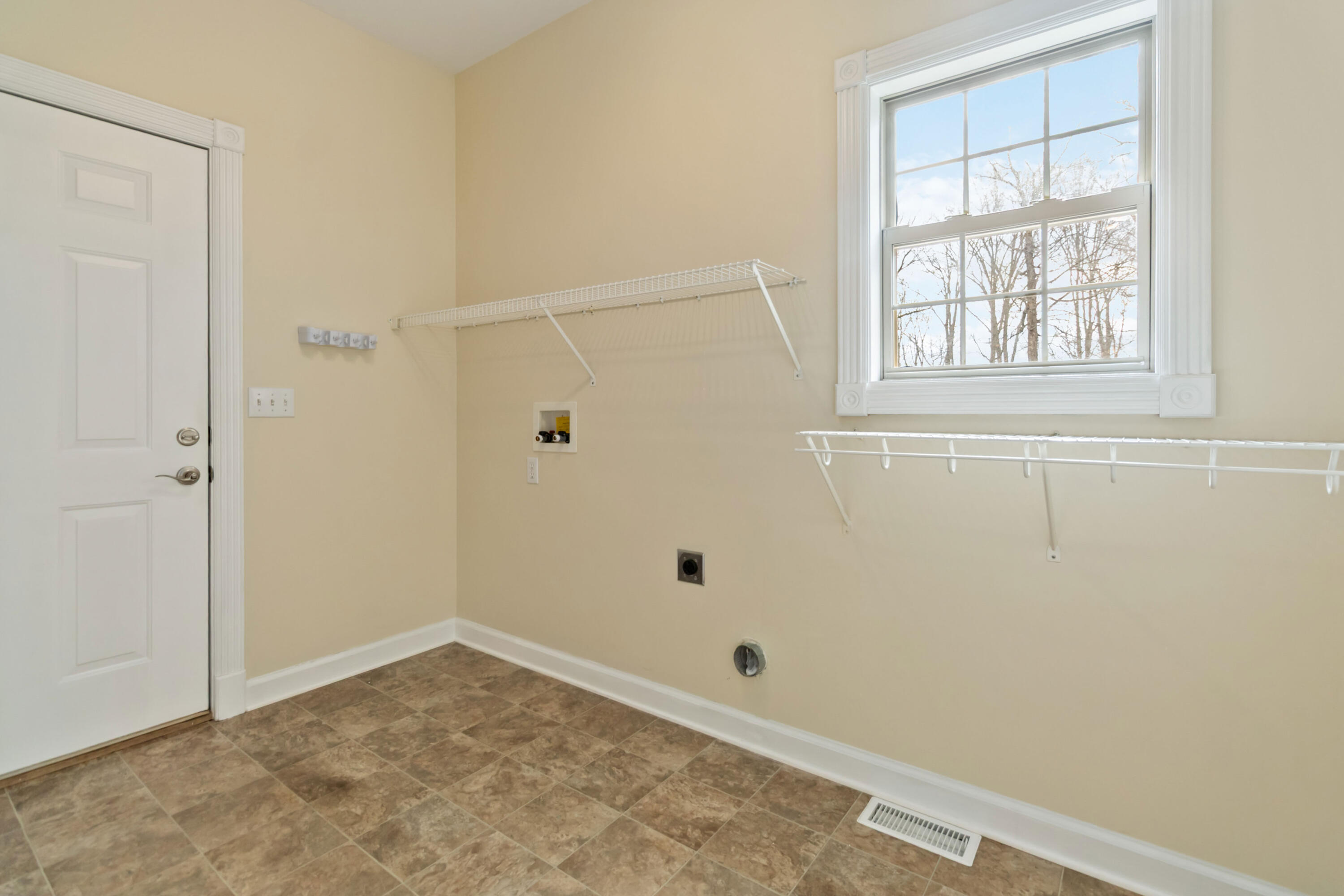 371 Lakeview Drive Property Photo 45