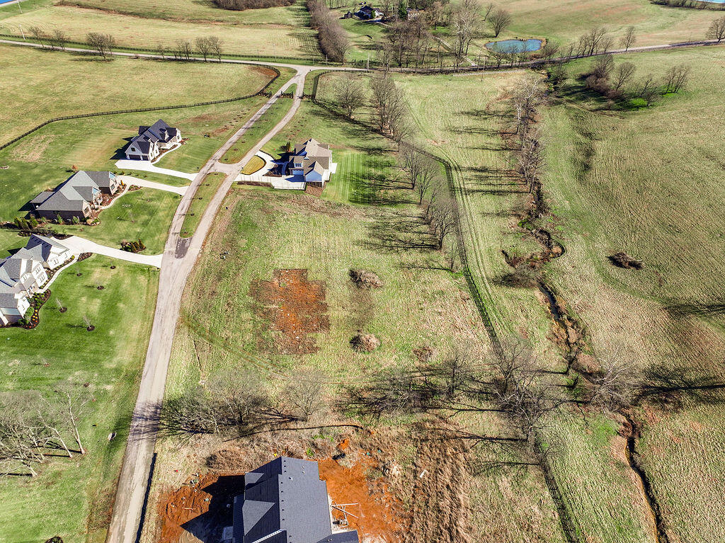 123 Doe Run Road Property Photo 8