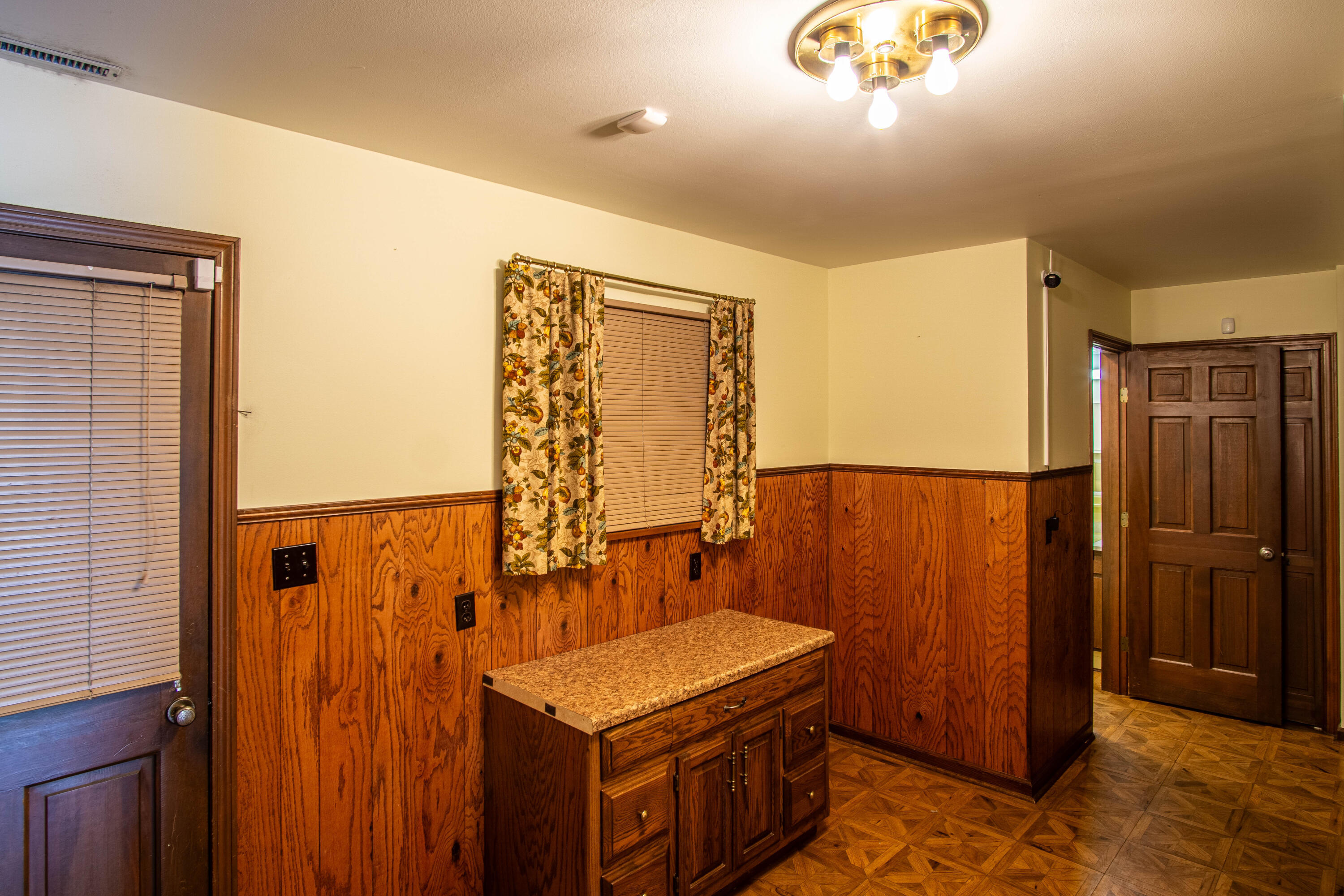 98 E Wyrick Street Property Photo 4