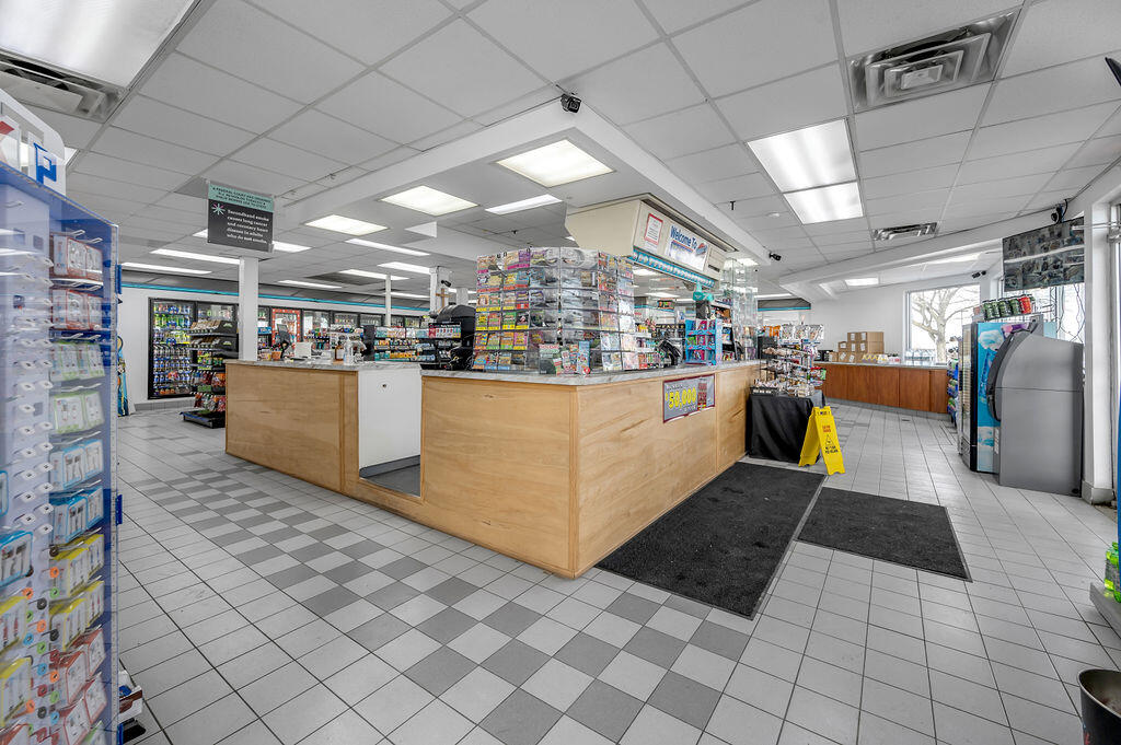 1003 Elizabeth Street Property Photo 6
