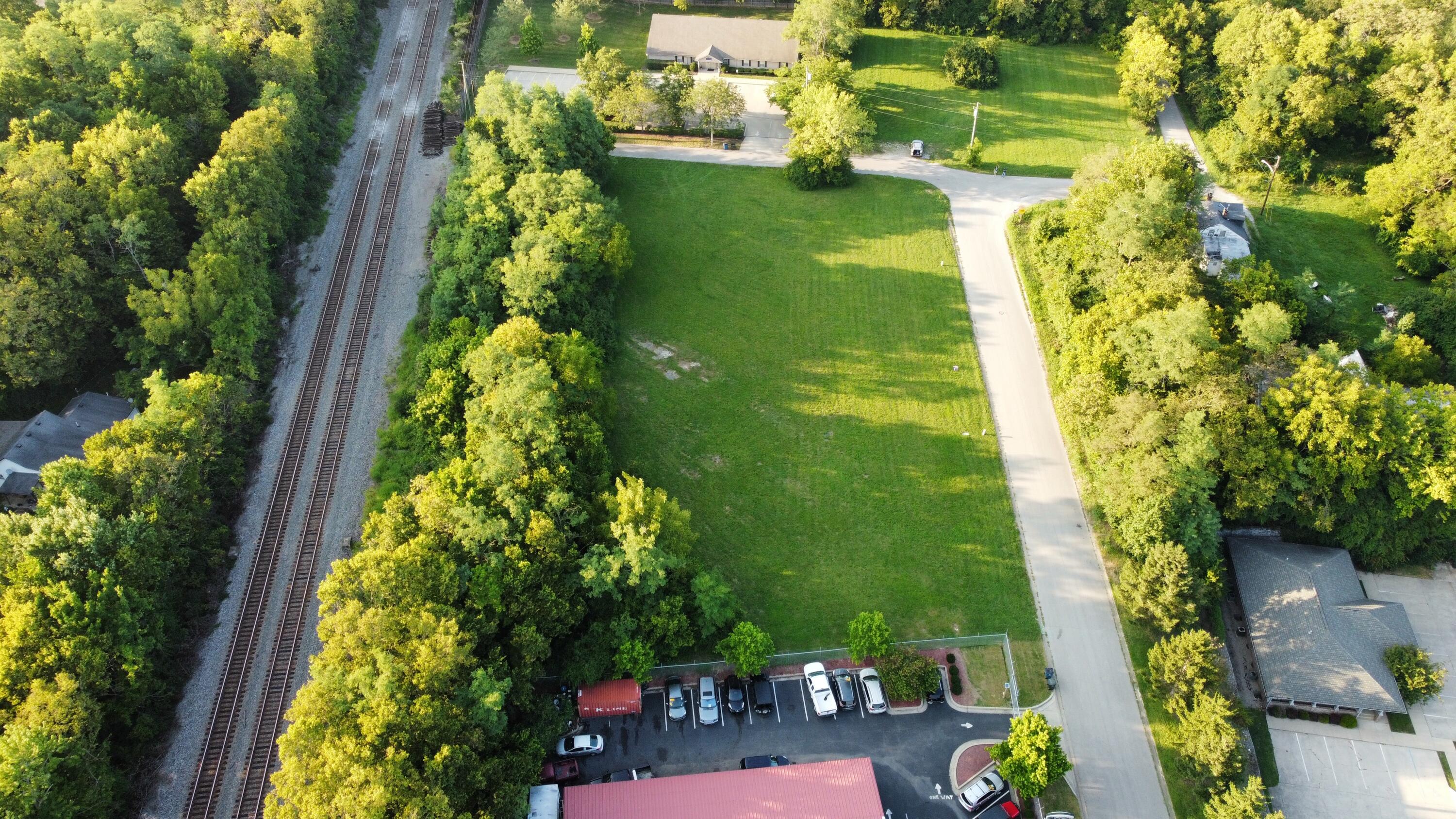121 Eastside Drive Property Photo 4