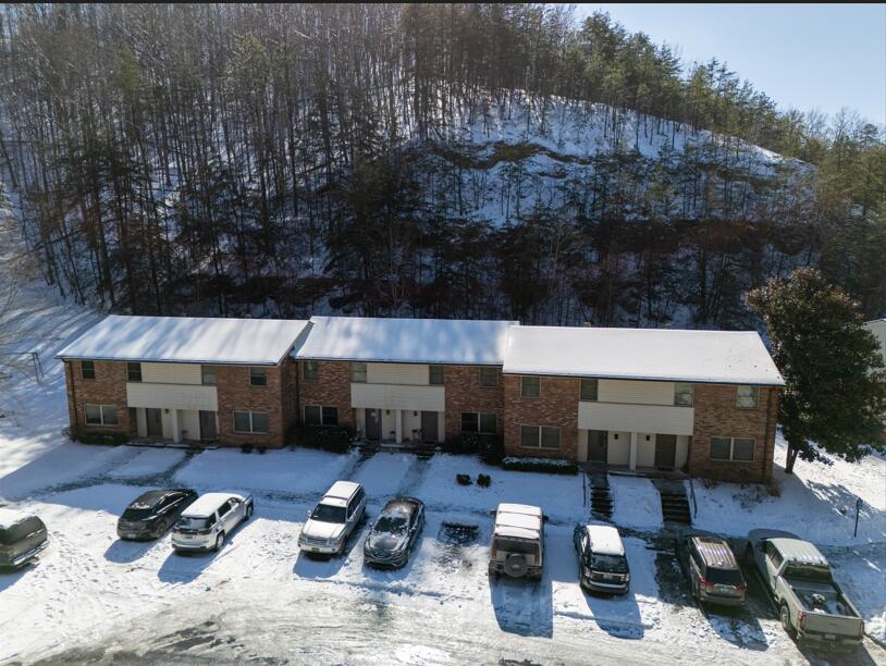 300 Pine Ridge Drive Property Photo 3