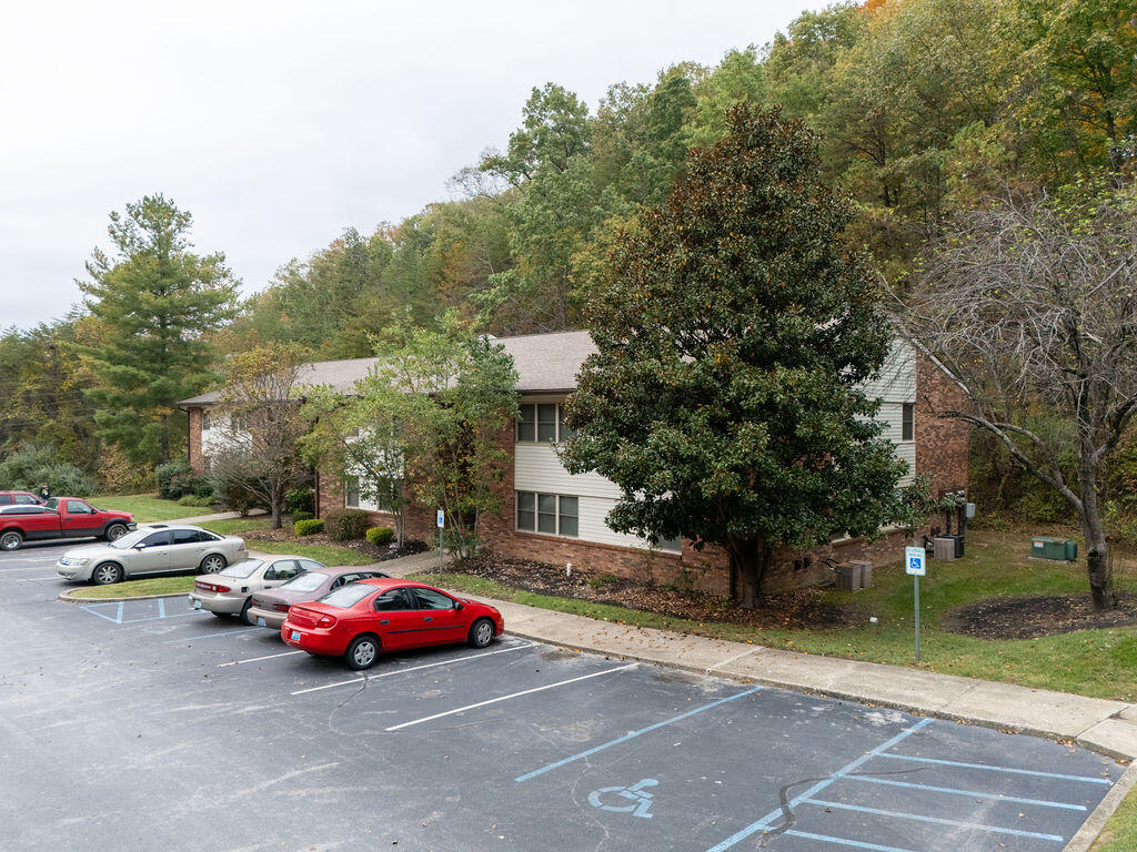 300 Pine Ridge Drive Property Photo 4