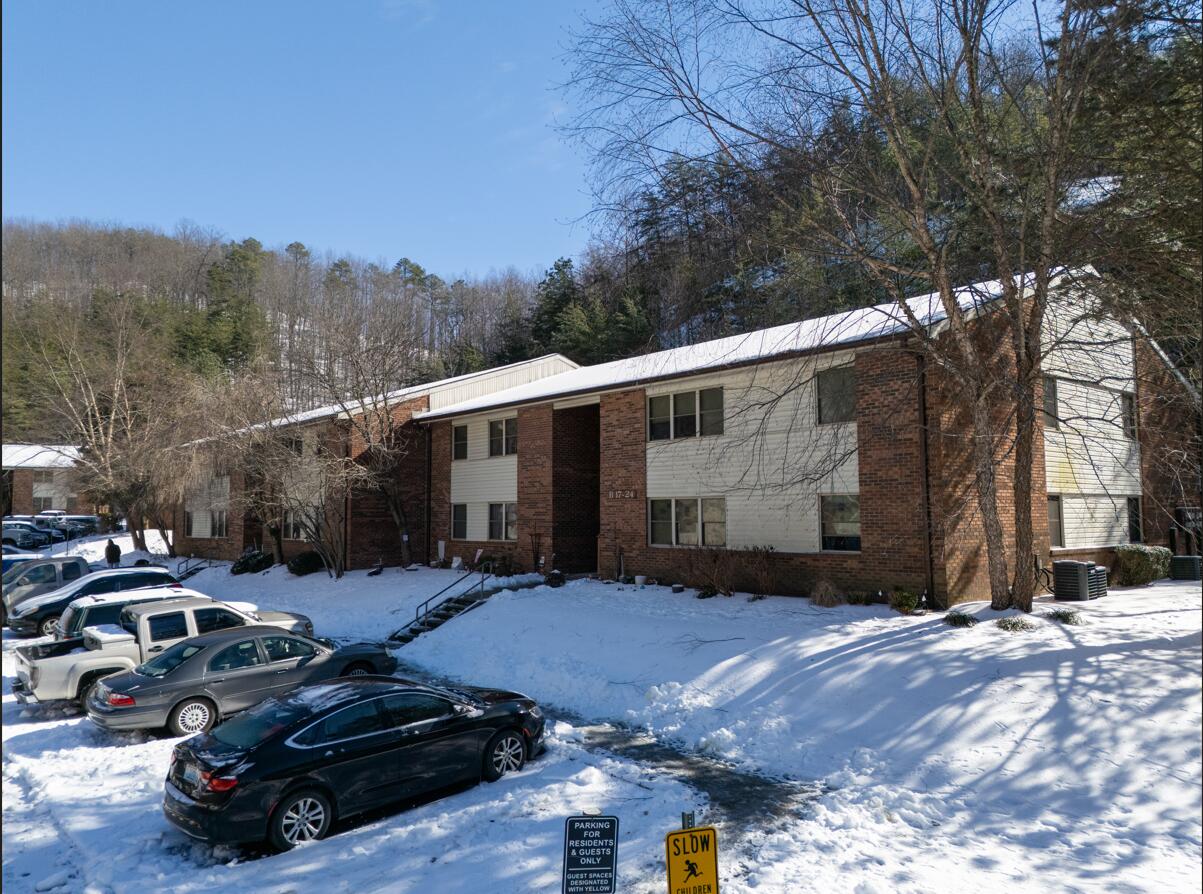 300 Pine Ridge Drive Property Photo 6