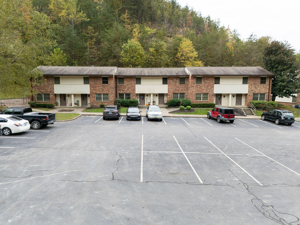 300 Pine Ridge Drive Property Photo 6