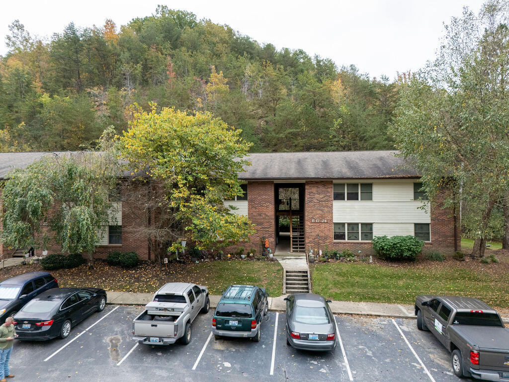 300 Pine Ridge Drive Property Photo 8