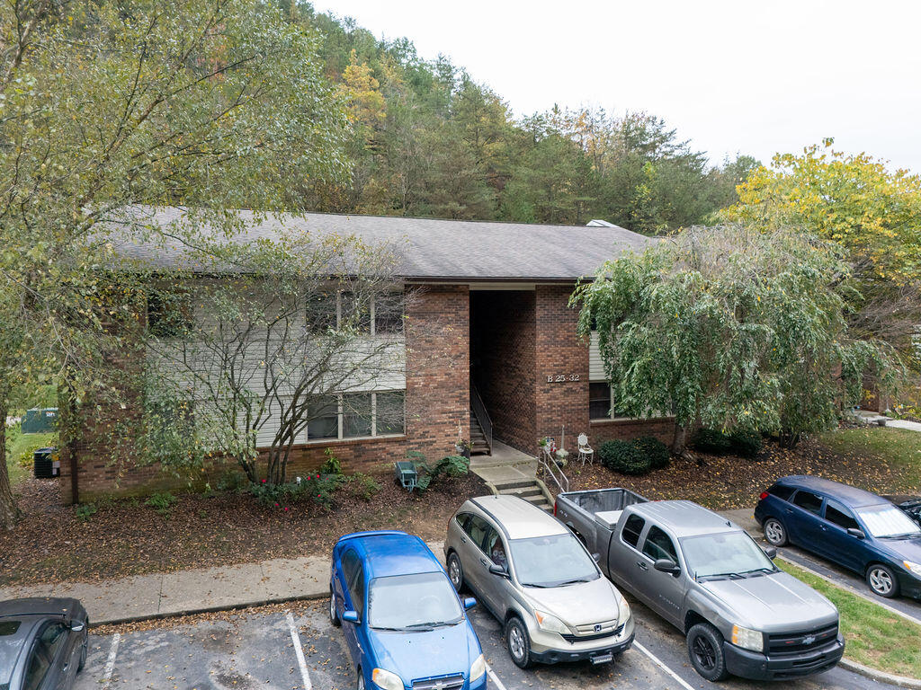 300 Pine Ridge Drive Property Photo 9