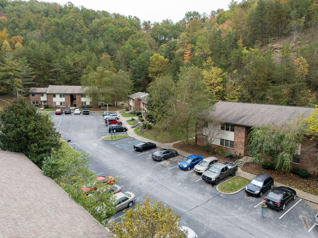 300 Pine Ridge Drive Property Photo 11