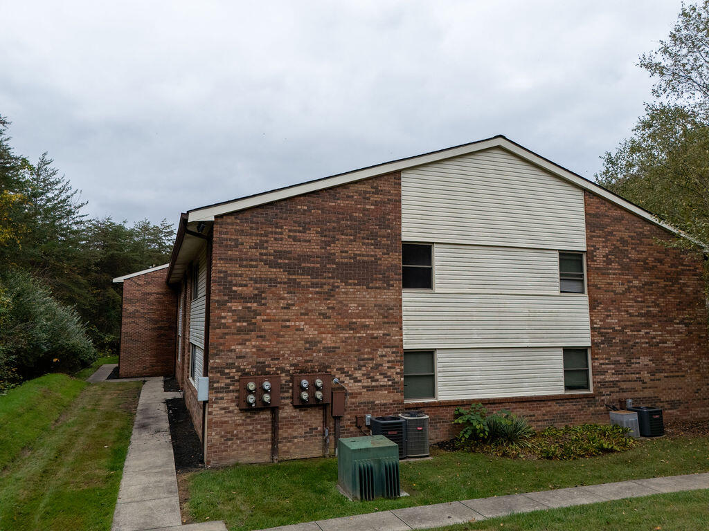 300 Pine Ridge Drive Property Photo 12
