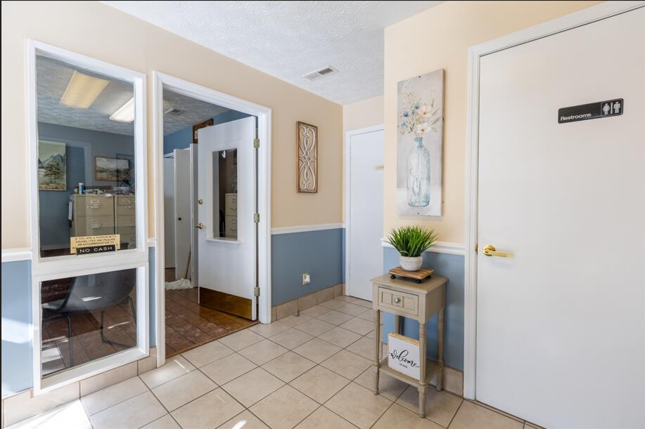 300 Pine Ridge Drive Property Photo 18