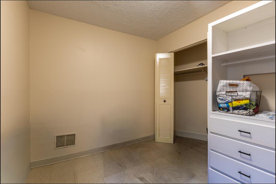 300 Pine Ridge Drive Property Photo 25