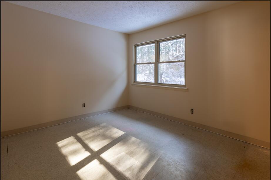300 Pine Ridge Drive Property Photo 32