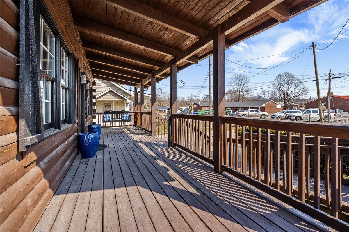 793 Breckenridge St Property Photo 9