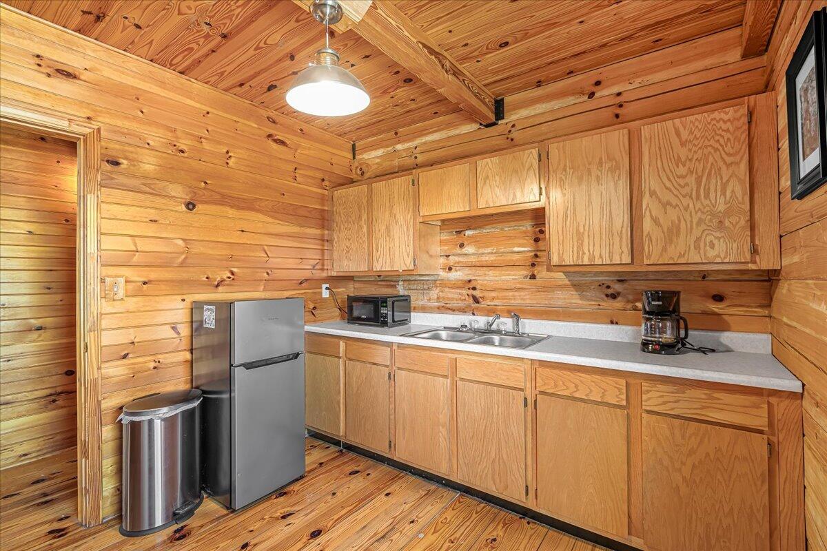 793 Breckenridge St Property Photo 22