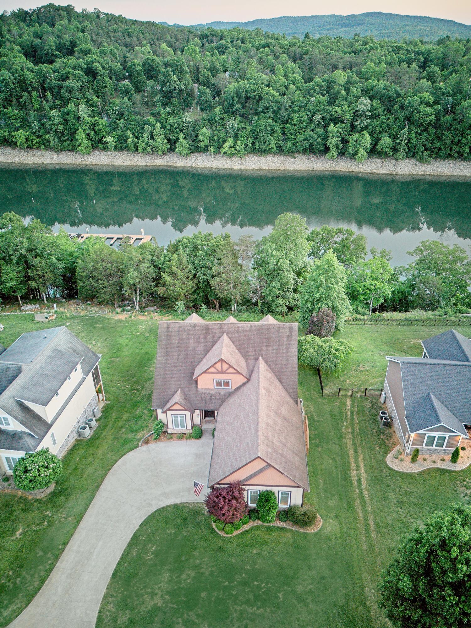155 W Canterbury Property Photo 2