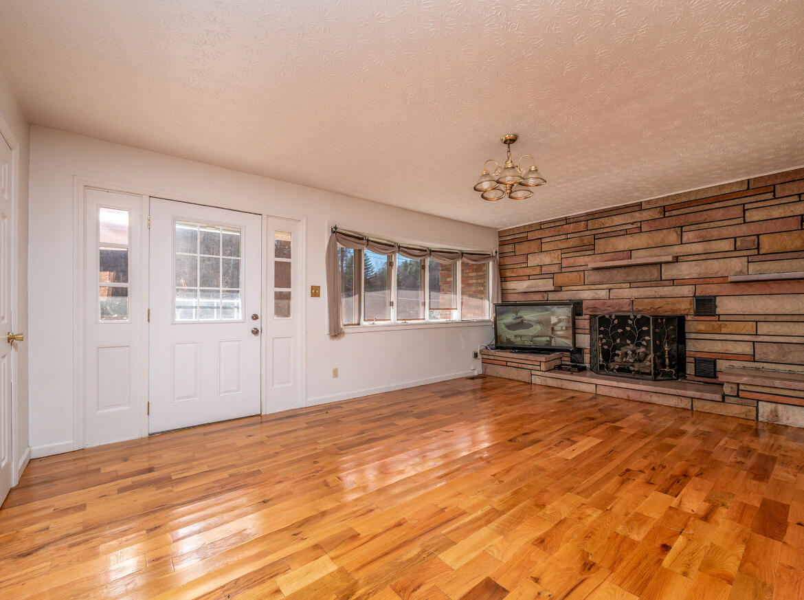 2860 Johnson Fork Property Photo 6