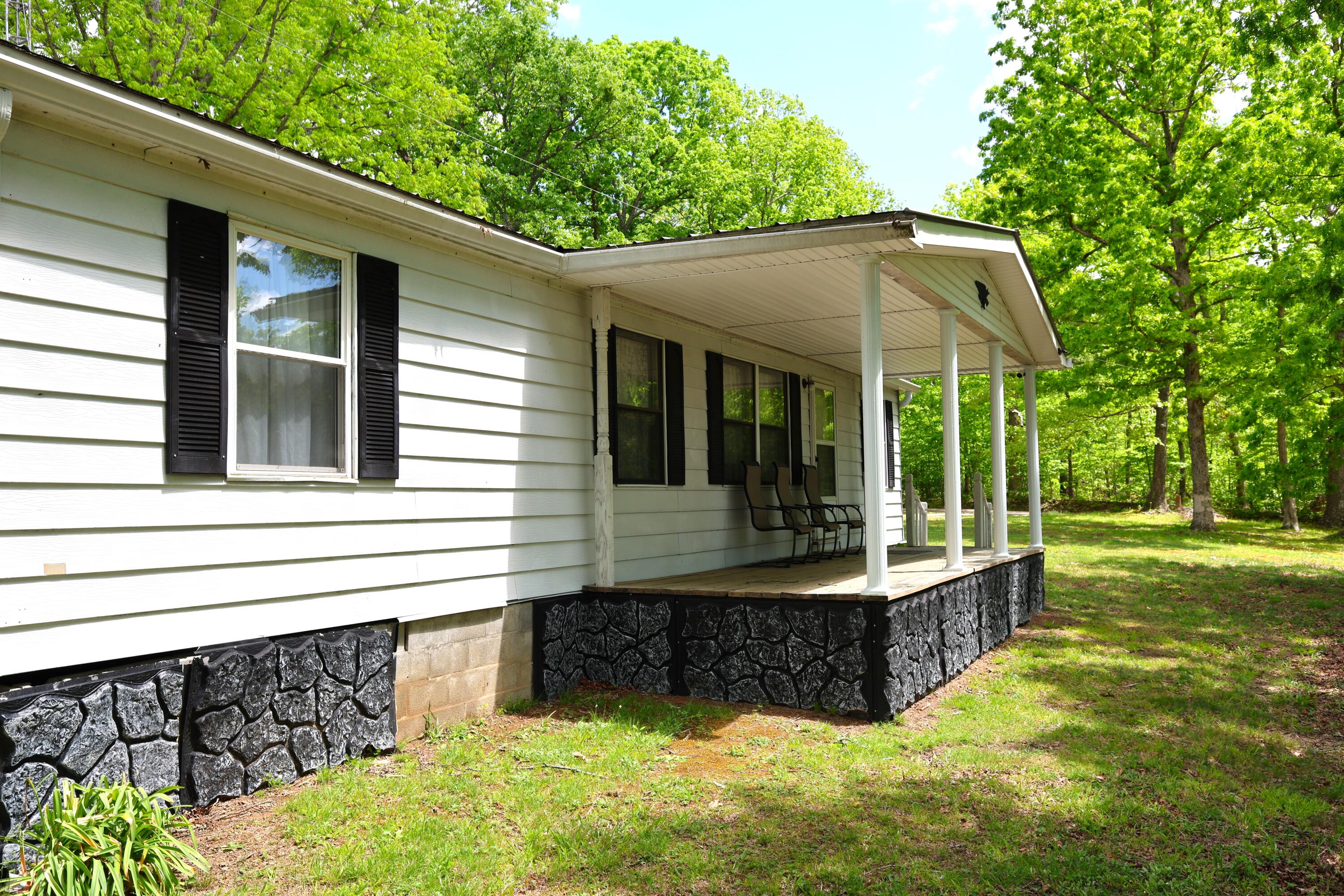 105 Stewart Fork Road Property Photo 16