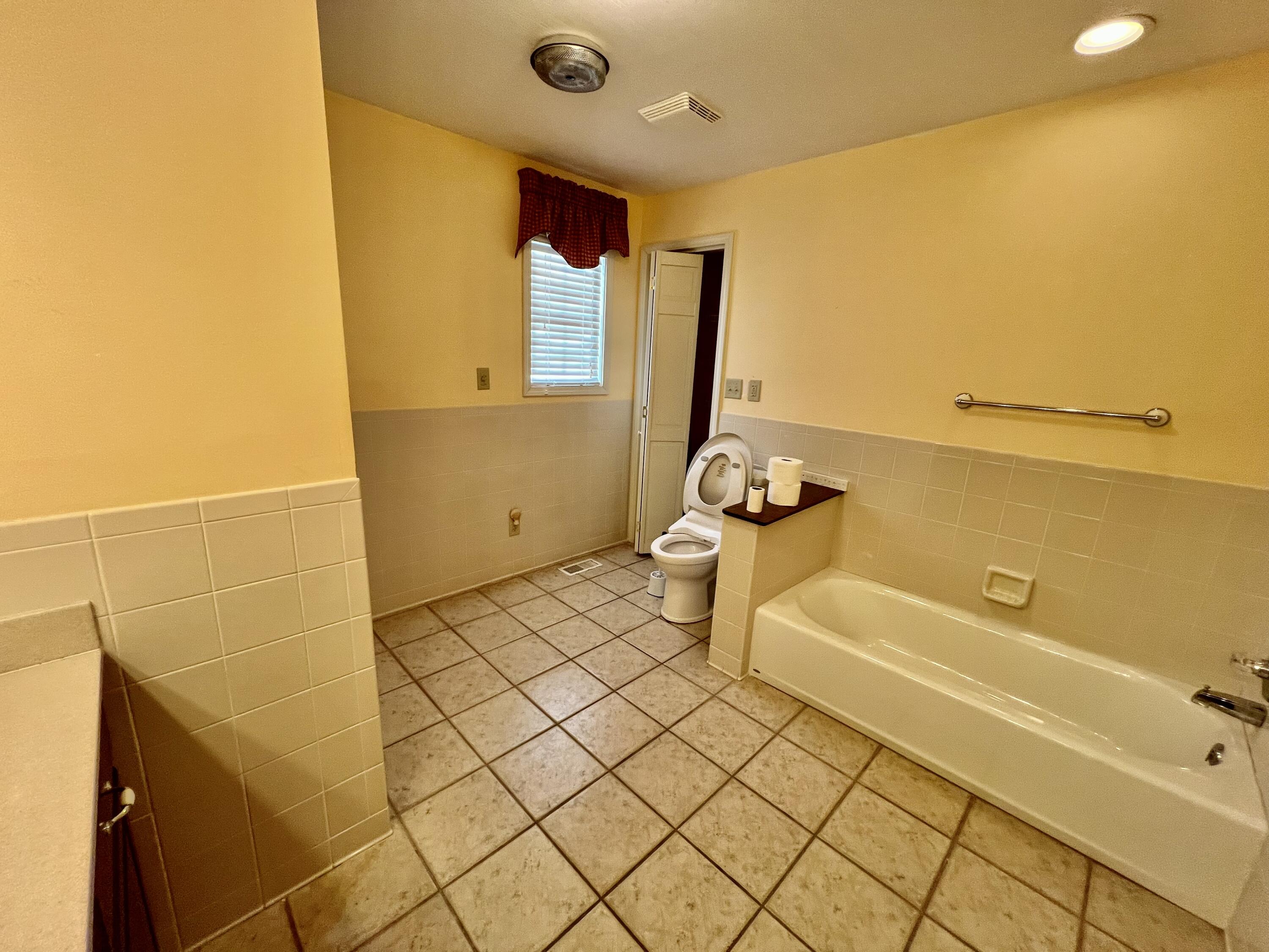 240 Hunter Street Property Photo 25
