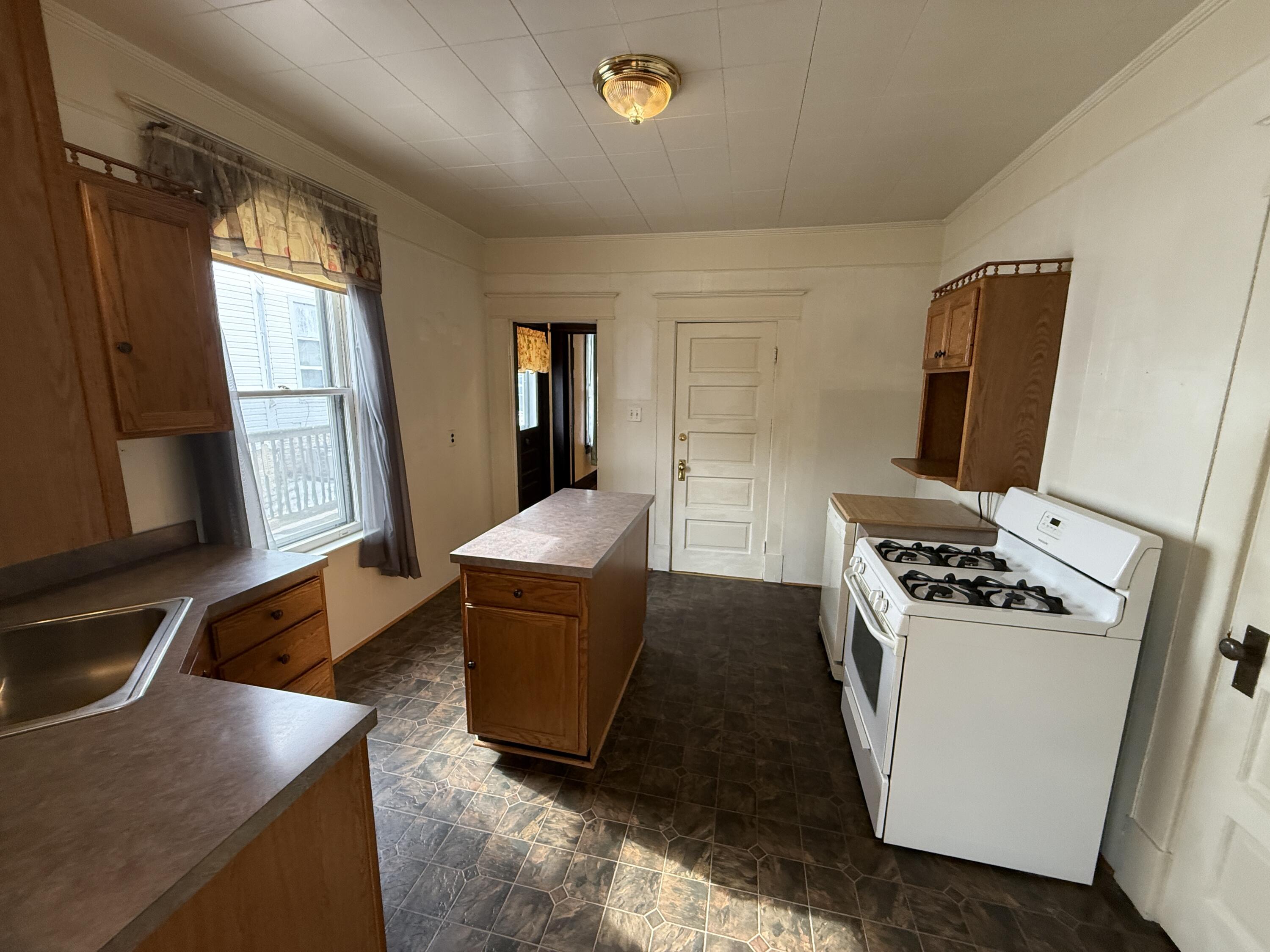 672 Higgins Avenue Property Photo 15