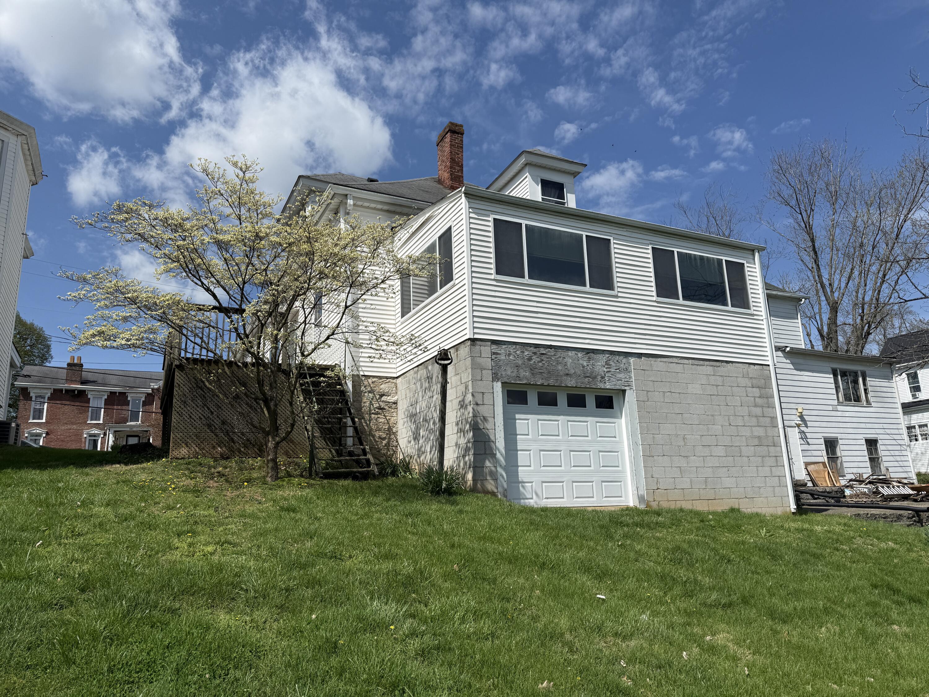 672 Higgins Avenue Property Photo 23