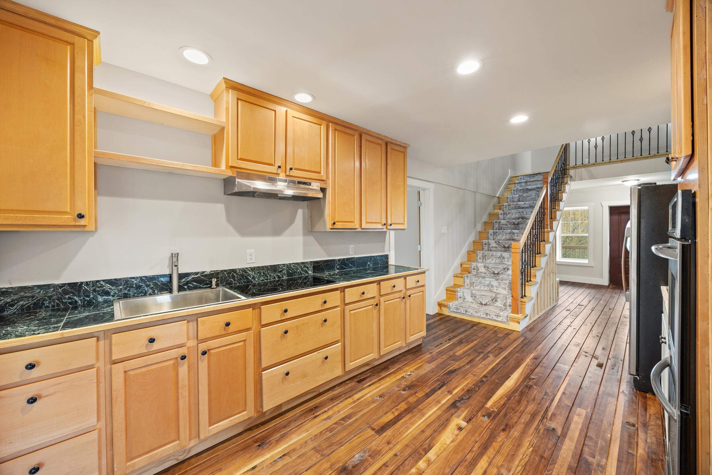 4646 Hinton Webber Road Property Photo 15