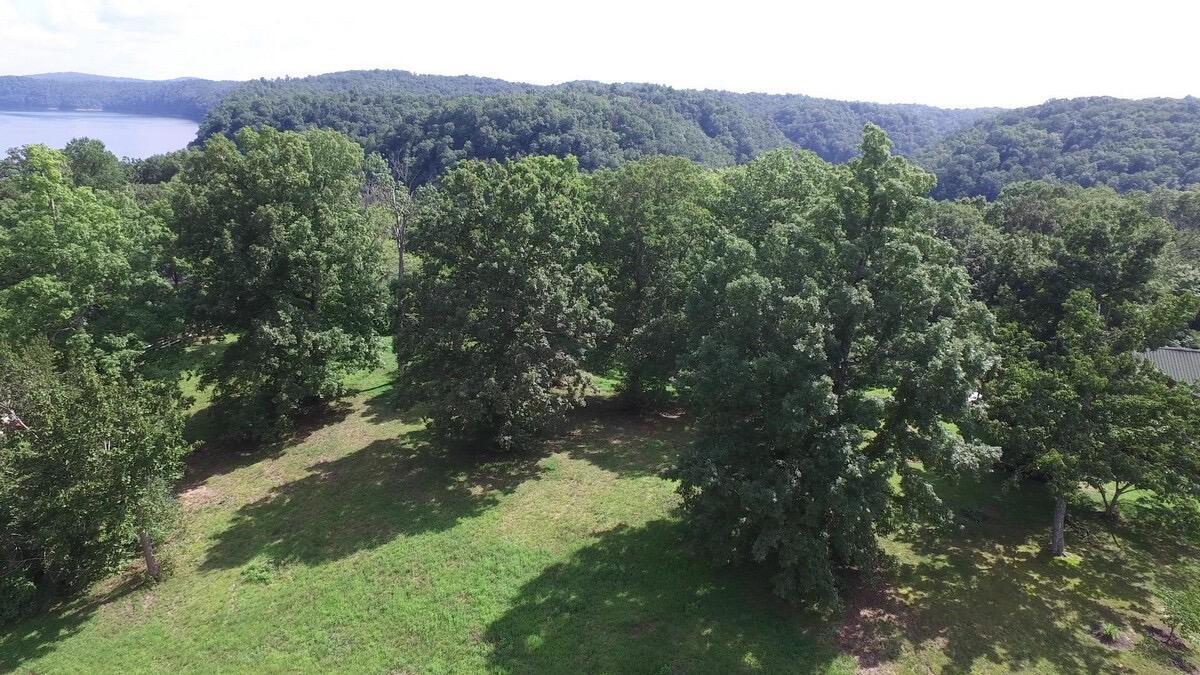 29 Hickory Point Drive Property Photo 2