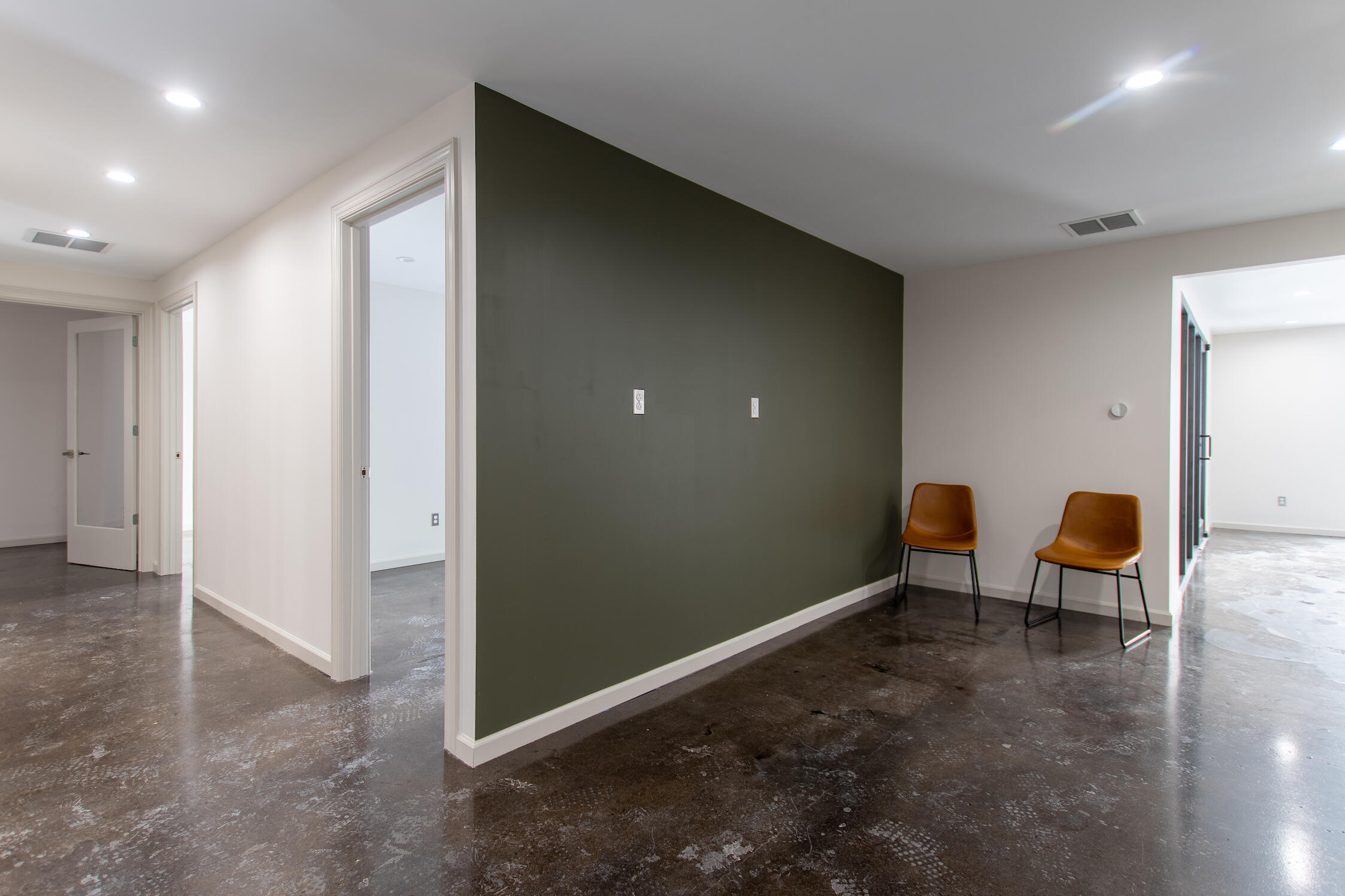804 Chevy Chase Place 103 Property Photo 4