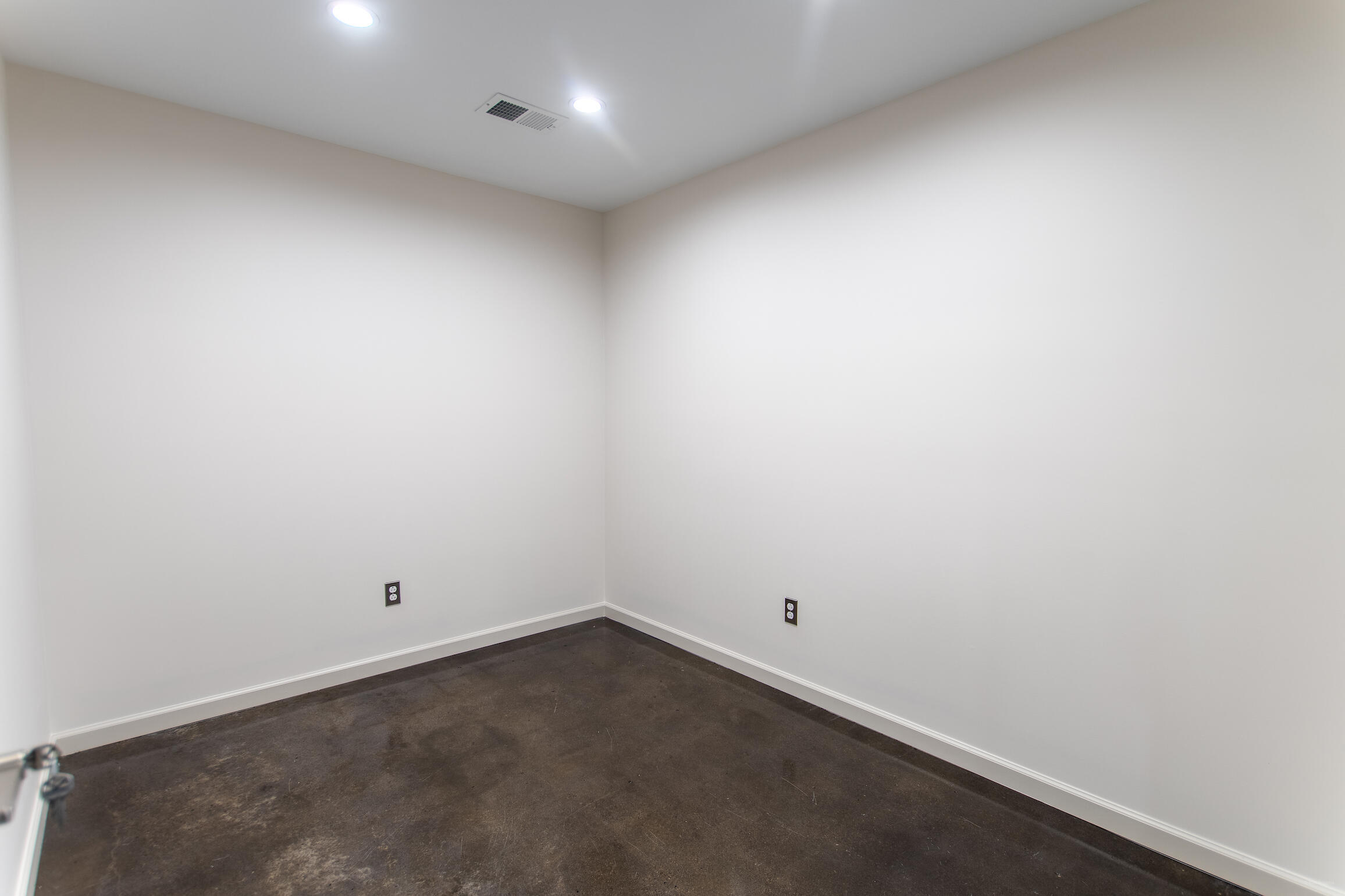 804 Chevy Chase Place 103 Property Photo 11