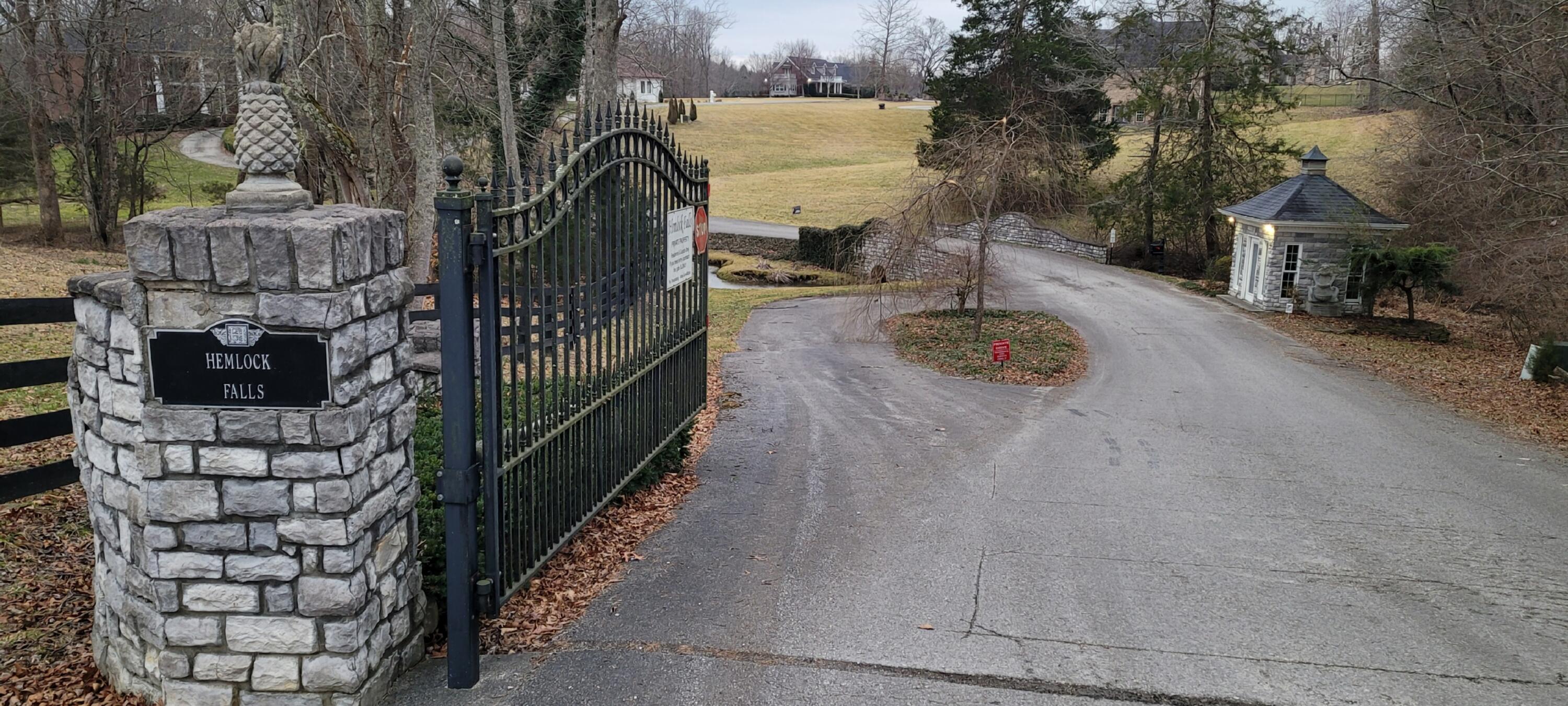 2 Blackberry Lane Property Photo 2