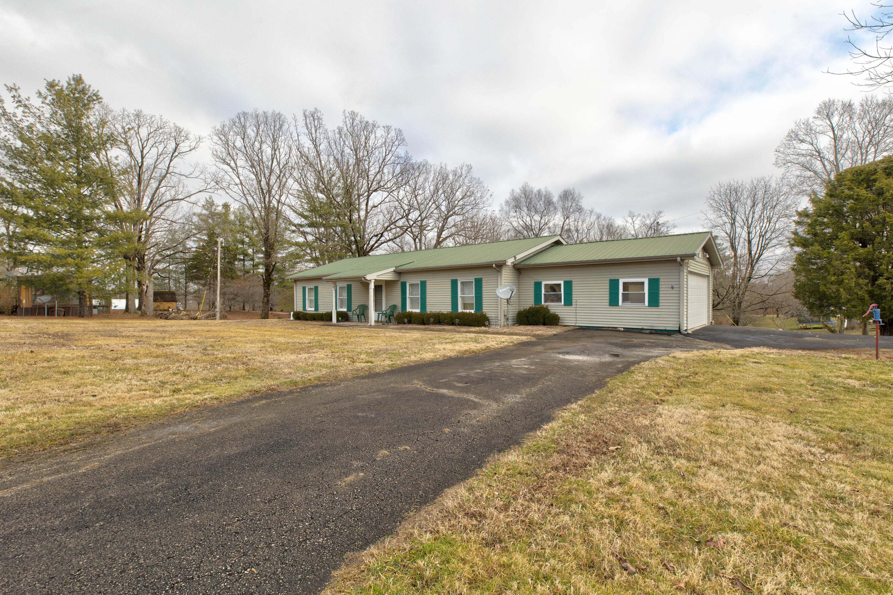 95 Len Drive Property Photo 1