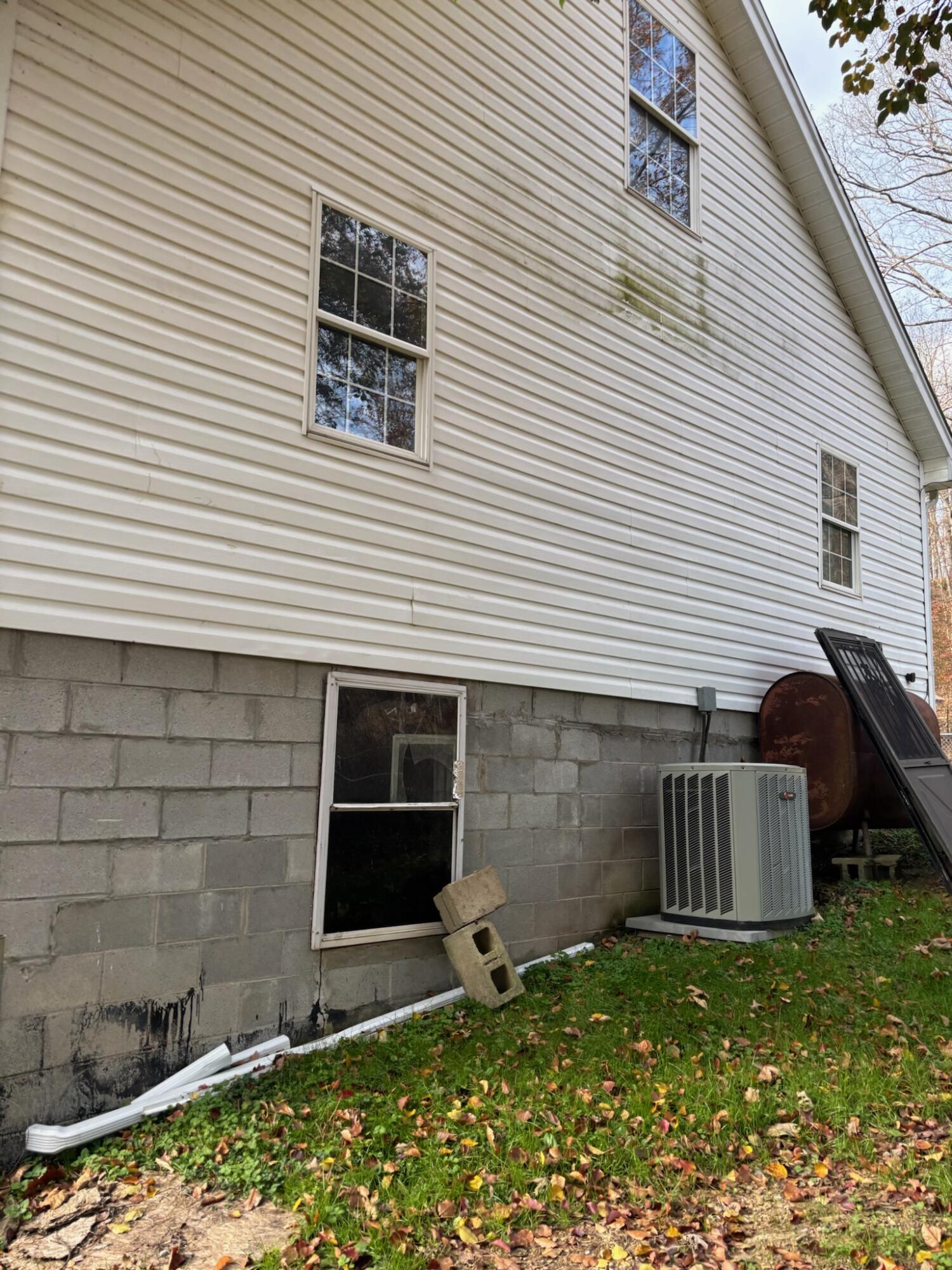 2647 Taylor School Road Property Photo 6