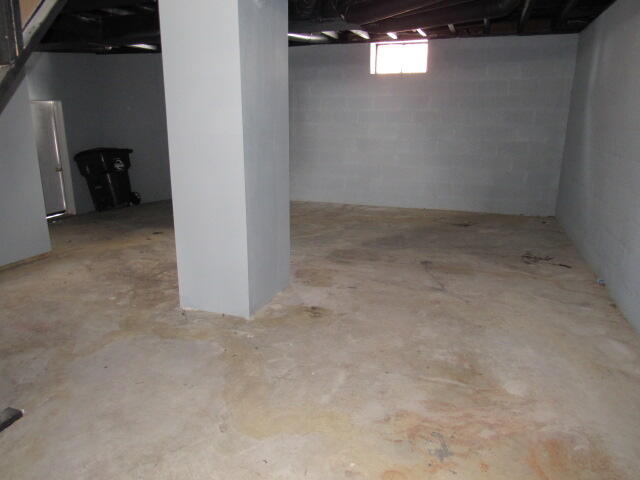 410 E Locust Street Property Photo 29