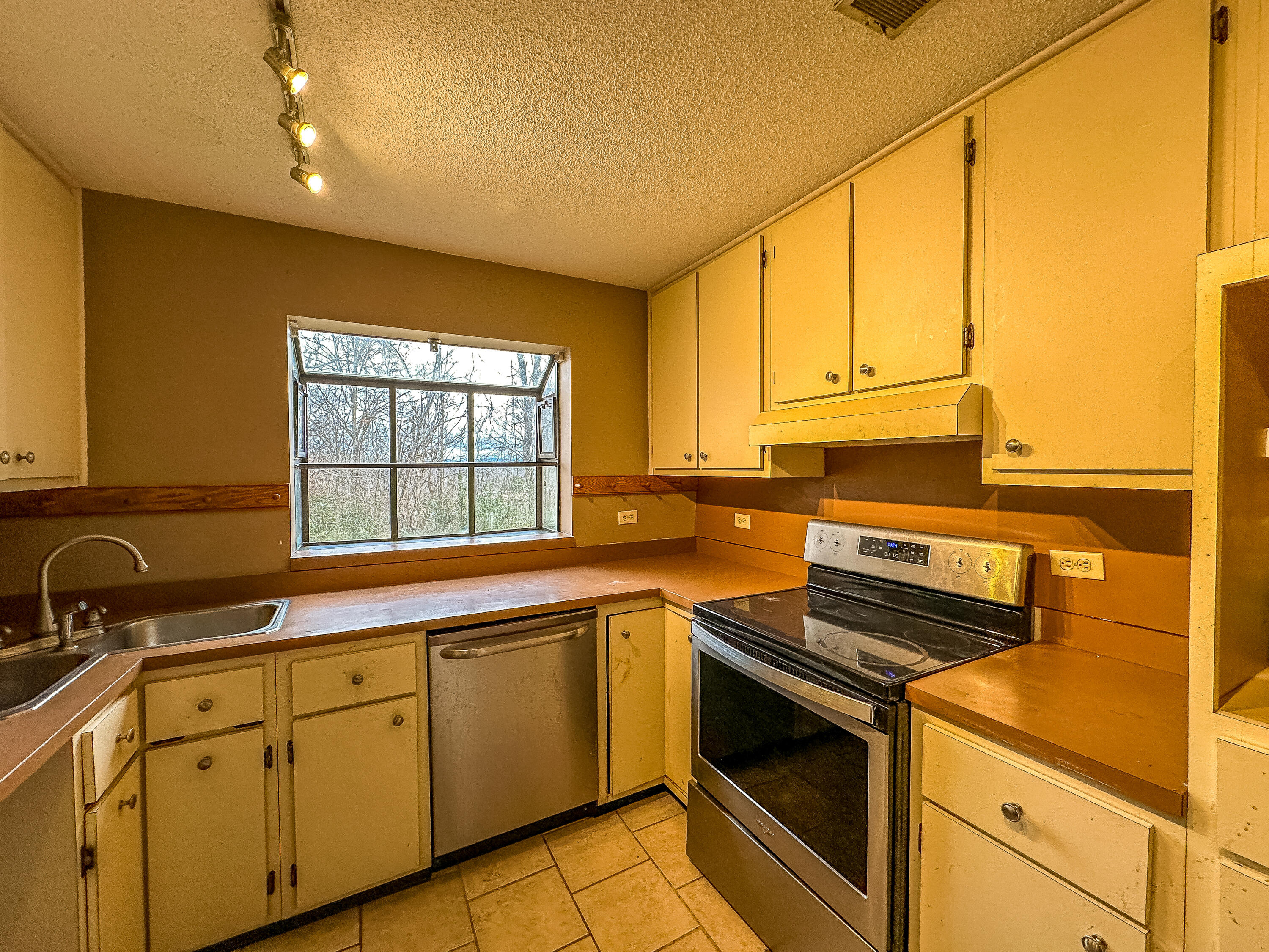79 Falin Lane Property Photo 41