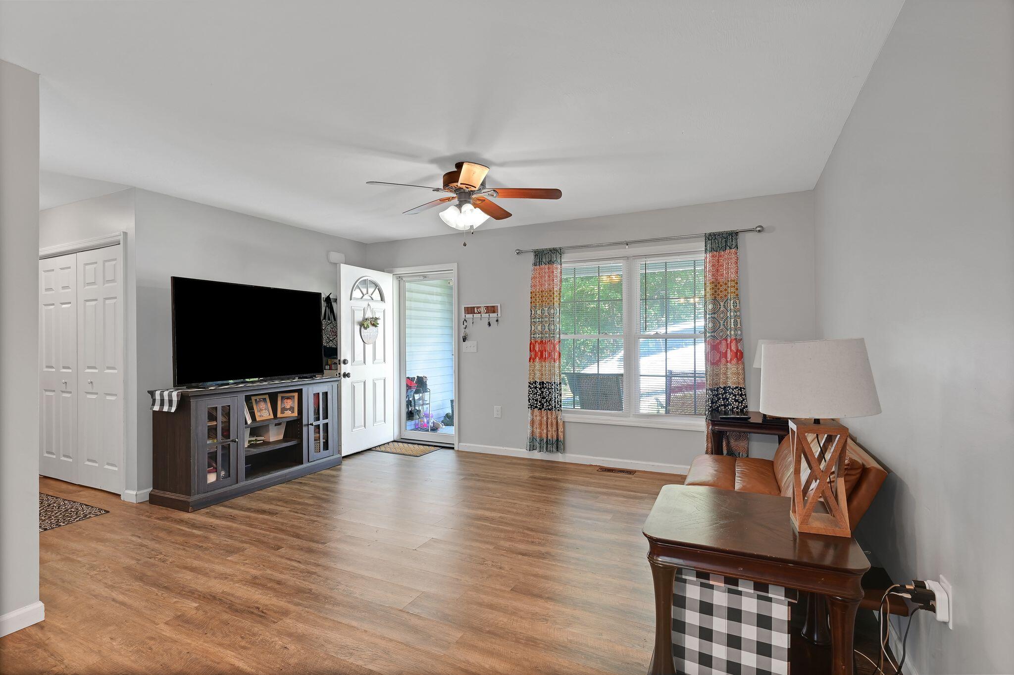 219 W Haven Drive Property Photo 7