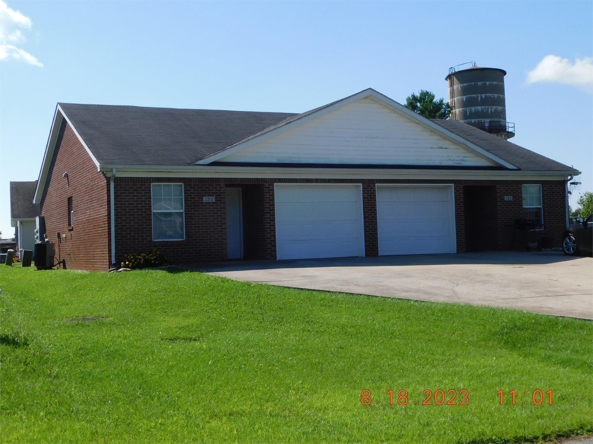 133-135 Springview Drive Property Photo 1