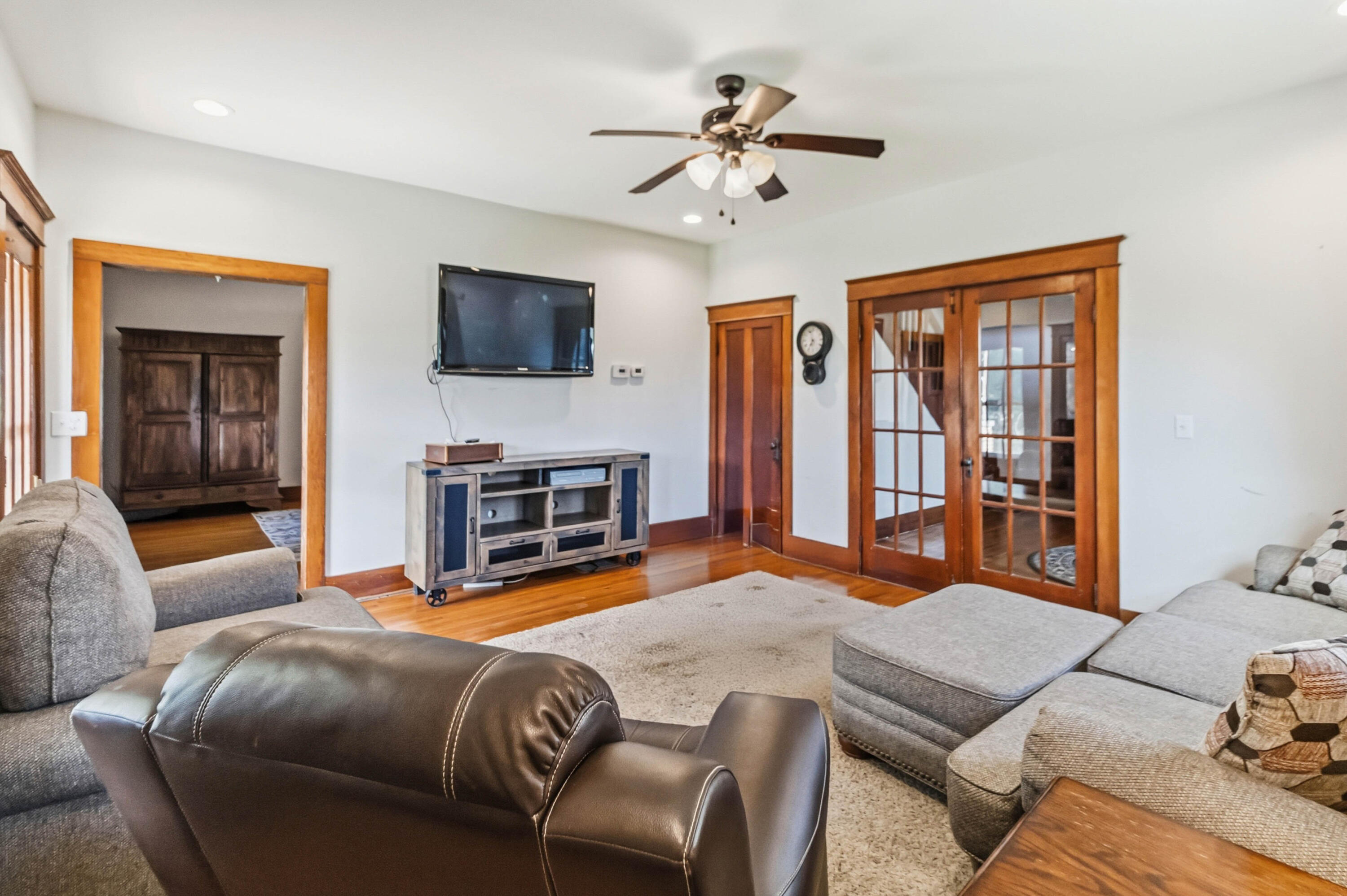 423 Loop Road Property Photo 24