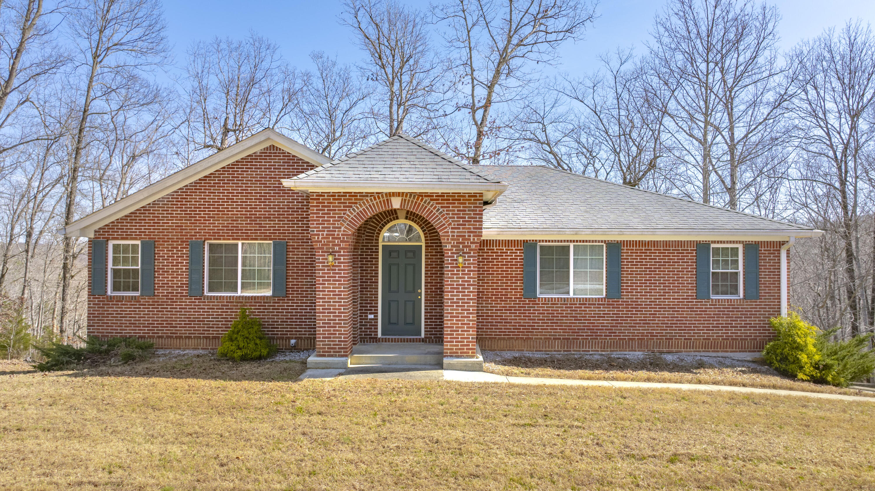 642 N Shore Drive Property Photo 1