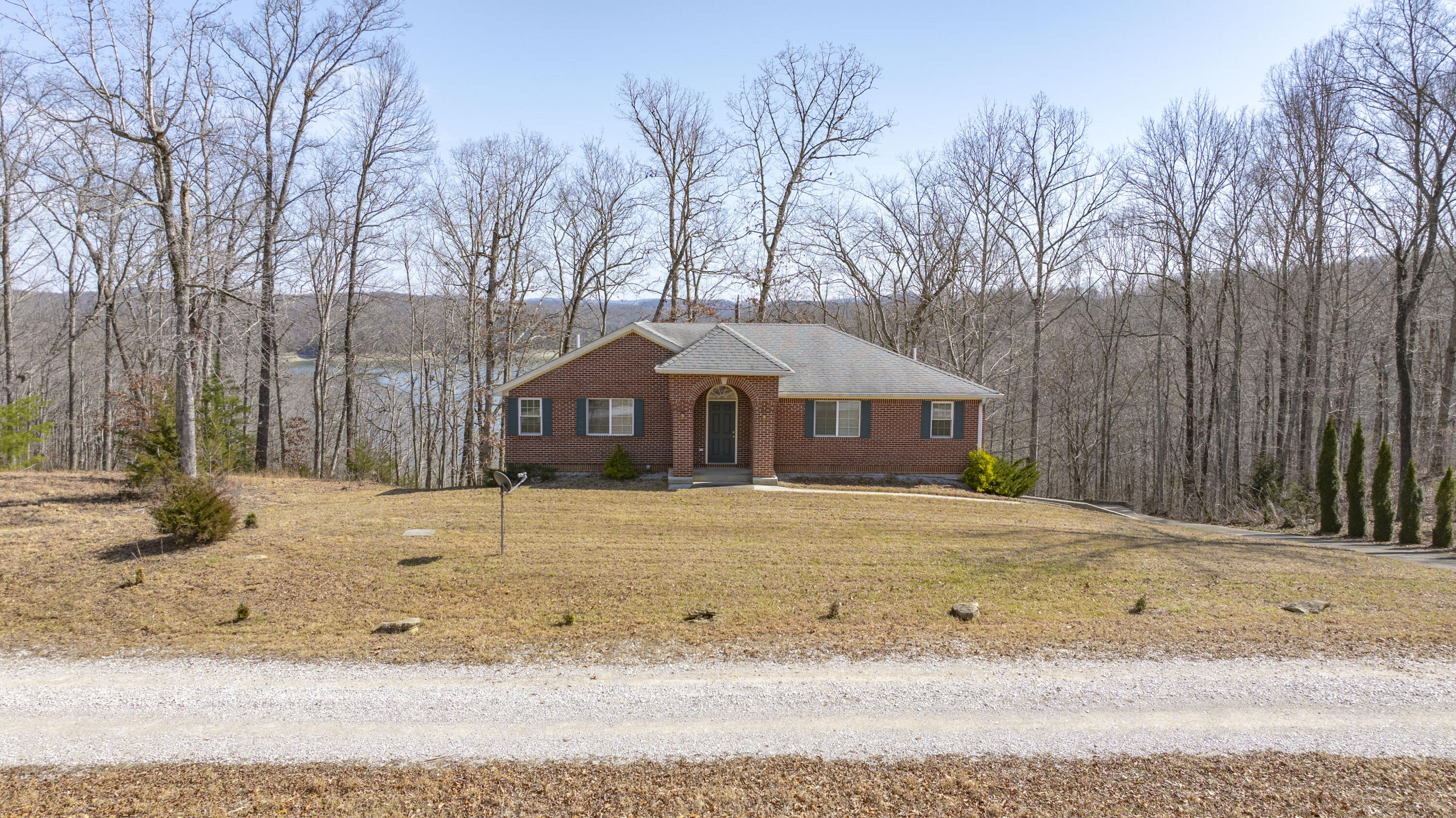 642 N Shore Drive Property Photo 2