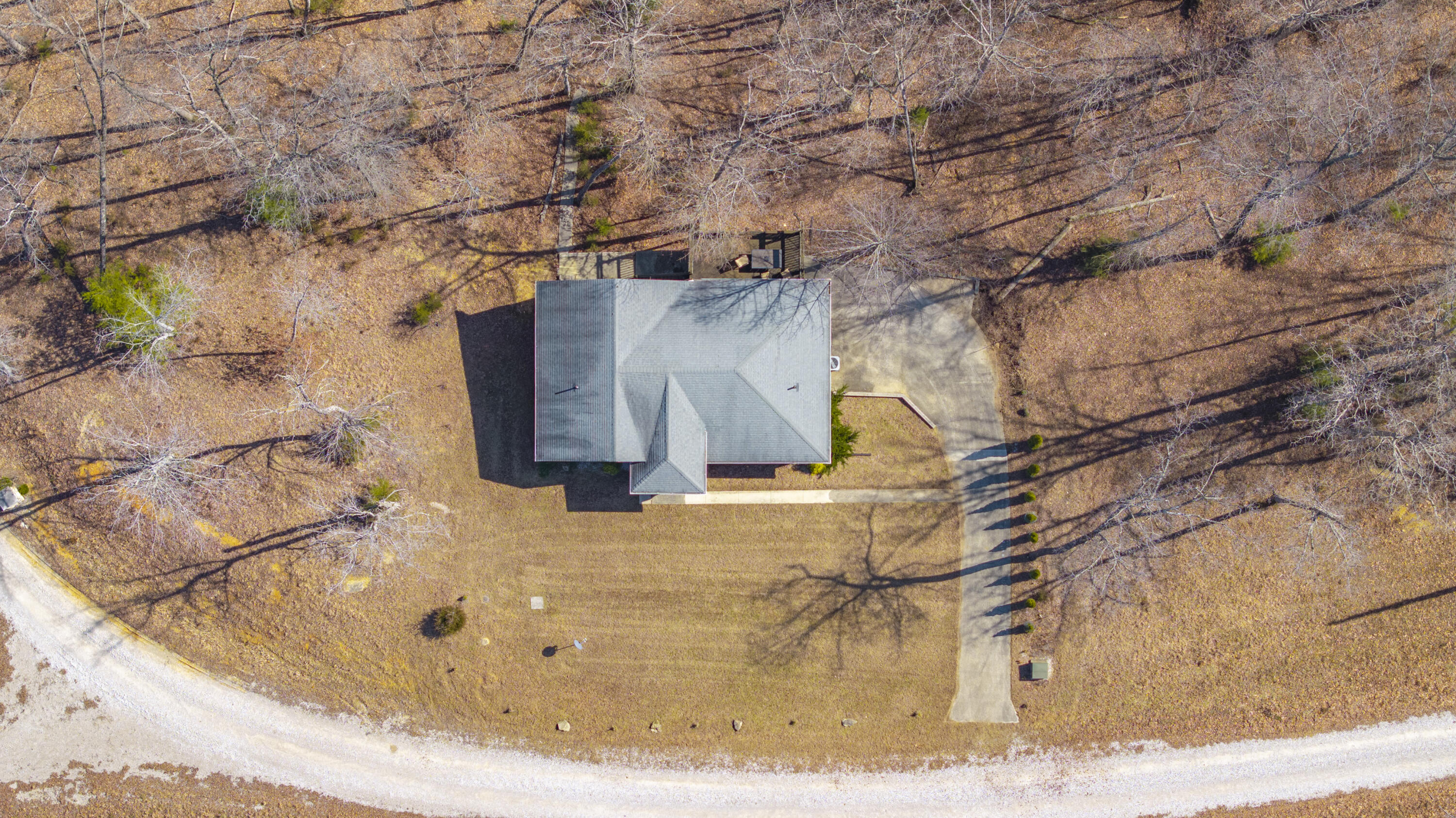 642 N Shore Drive Property Photo 11