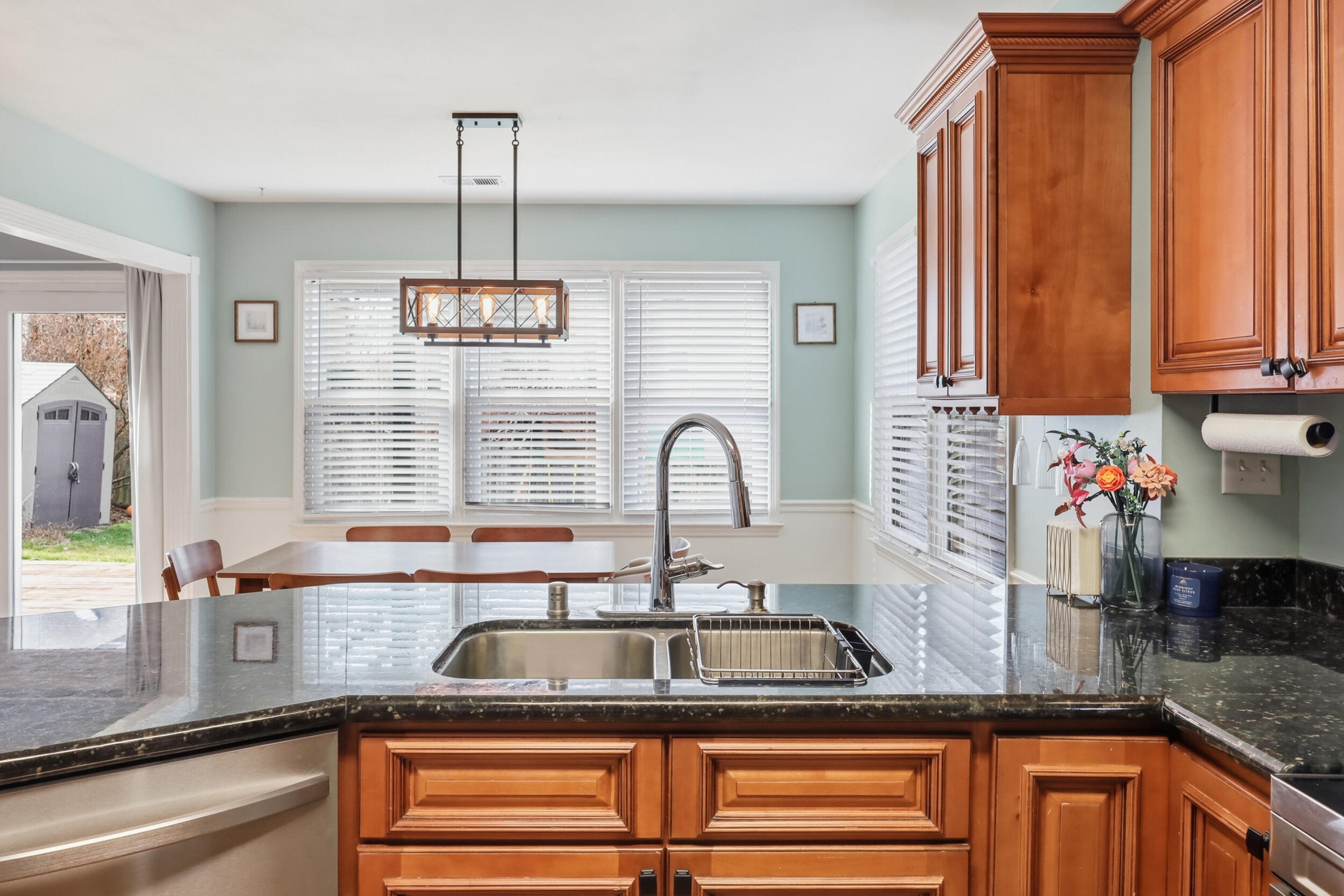 4029 Barnard Drive Property Photo 6