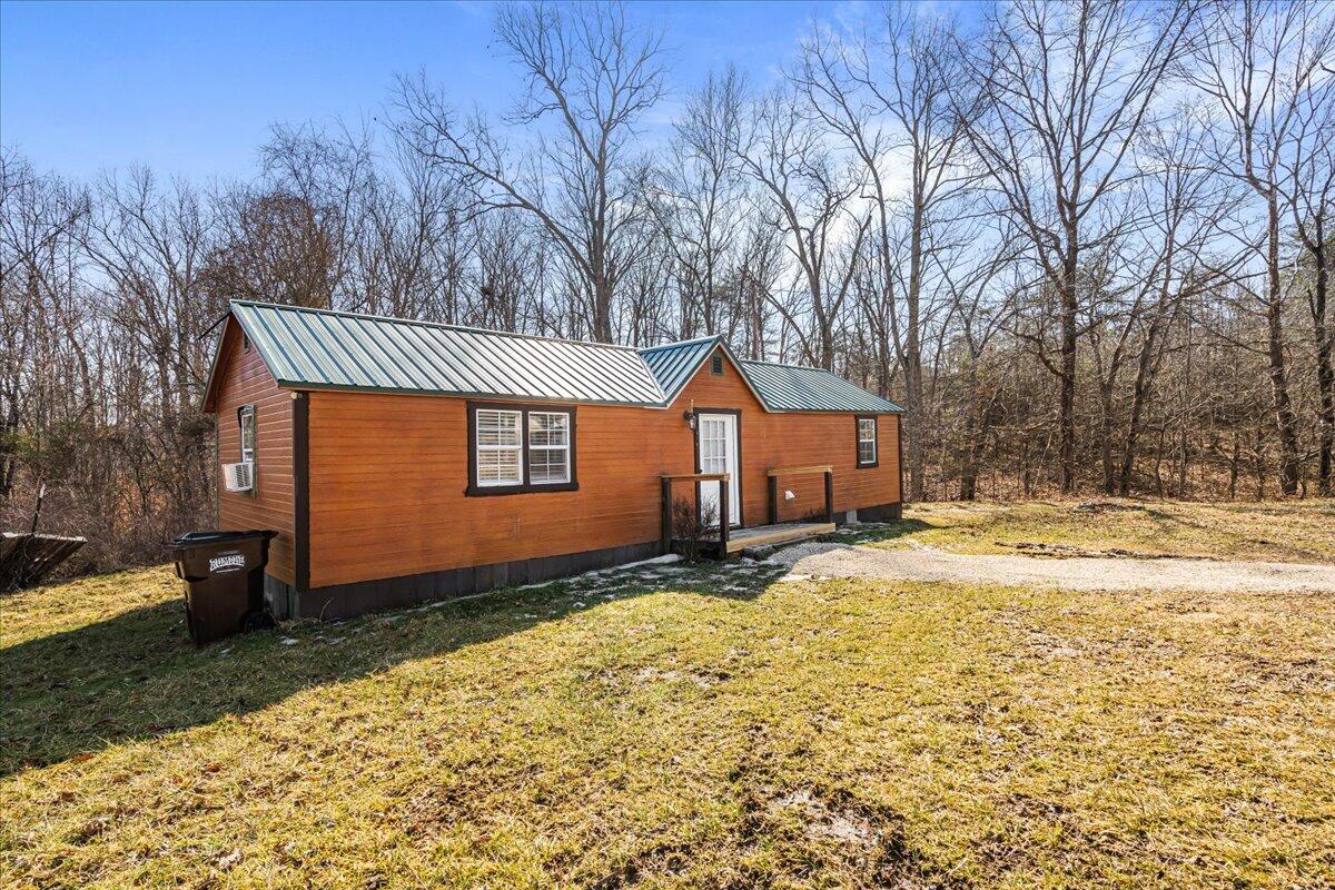 105 Patricia Rd Property Photo 2